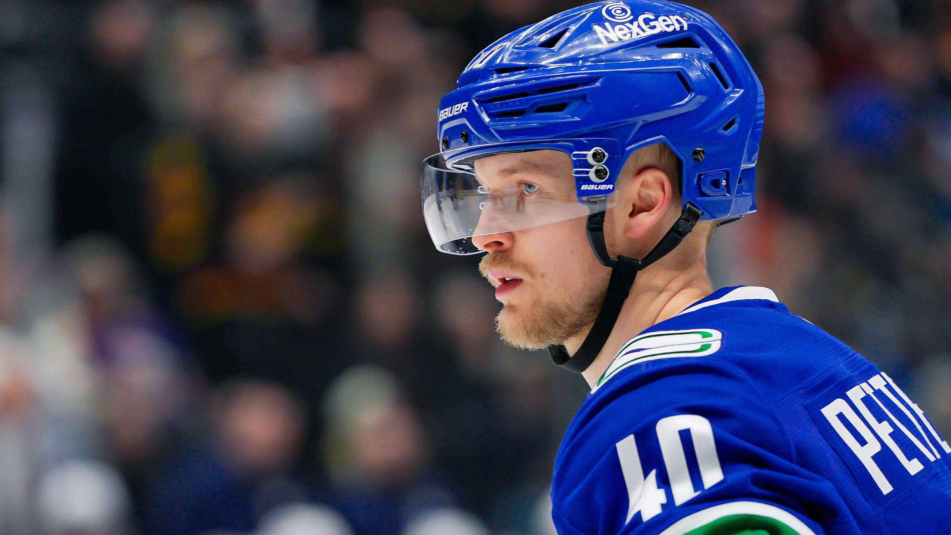 Winnipeg Jets v Vancouver Canucks