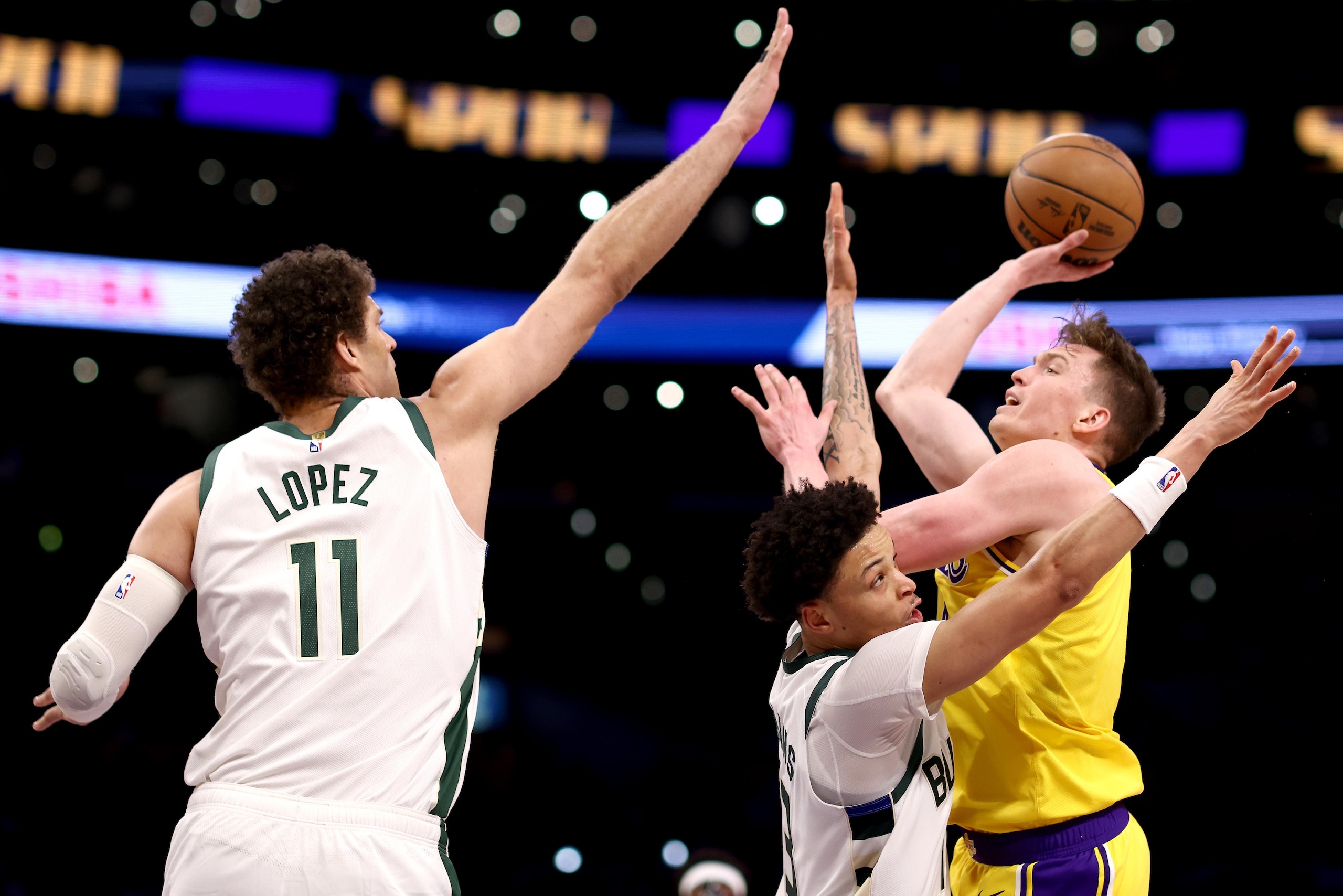 Milwaukee Bucks v Los Angeles Lakers
