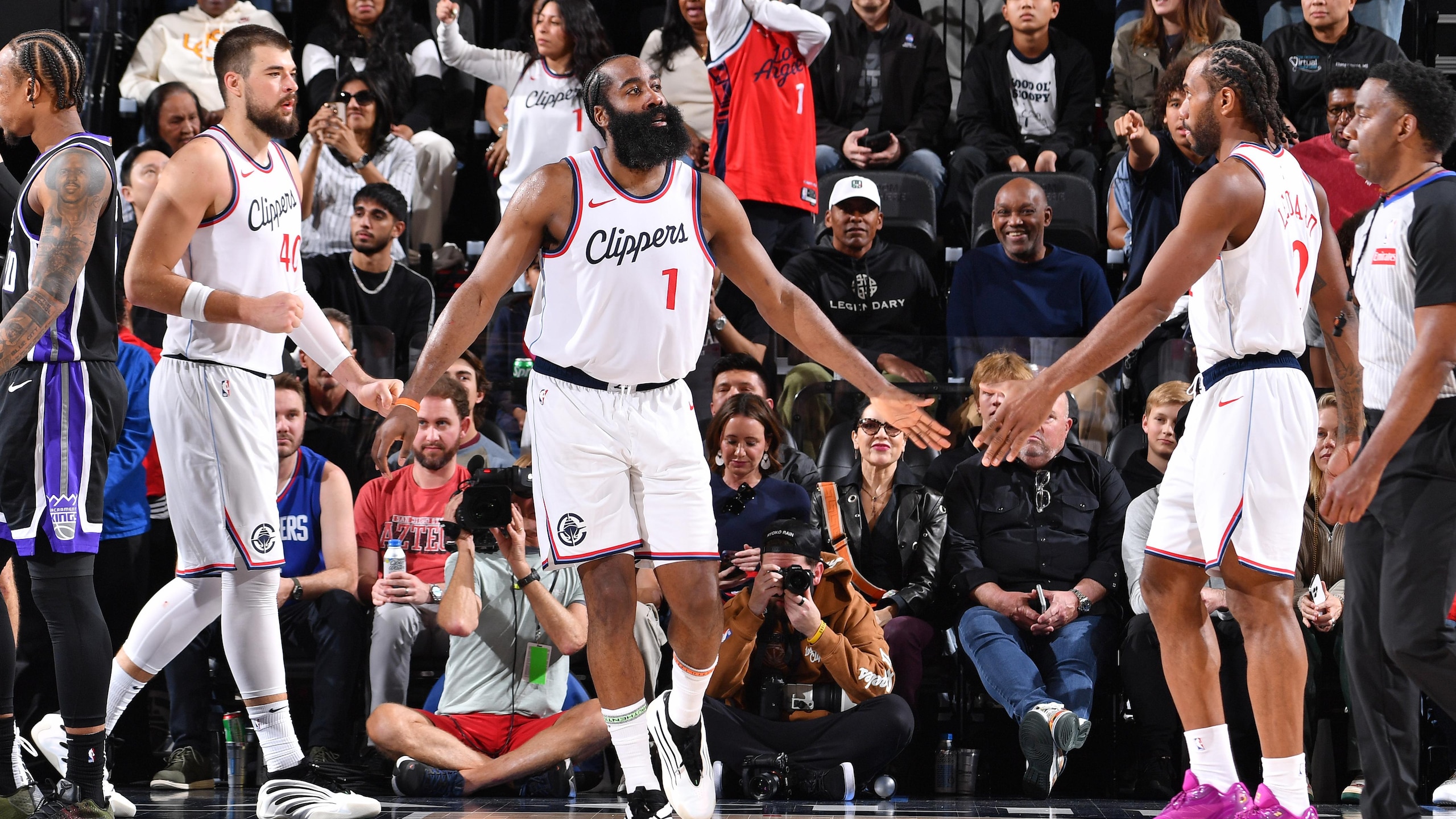 Sacramento Kings v LA Clippers