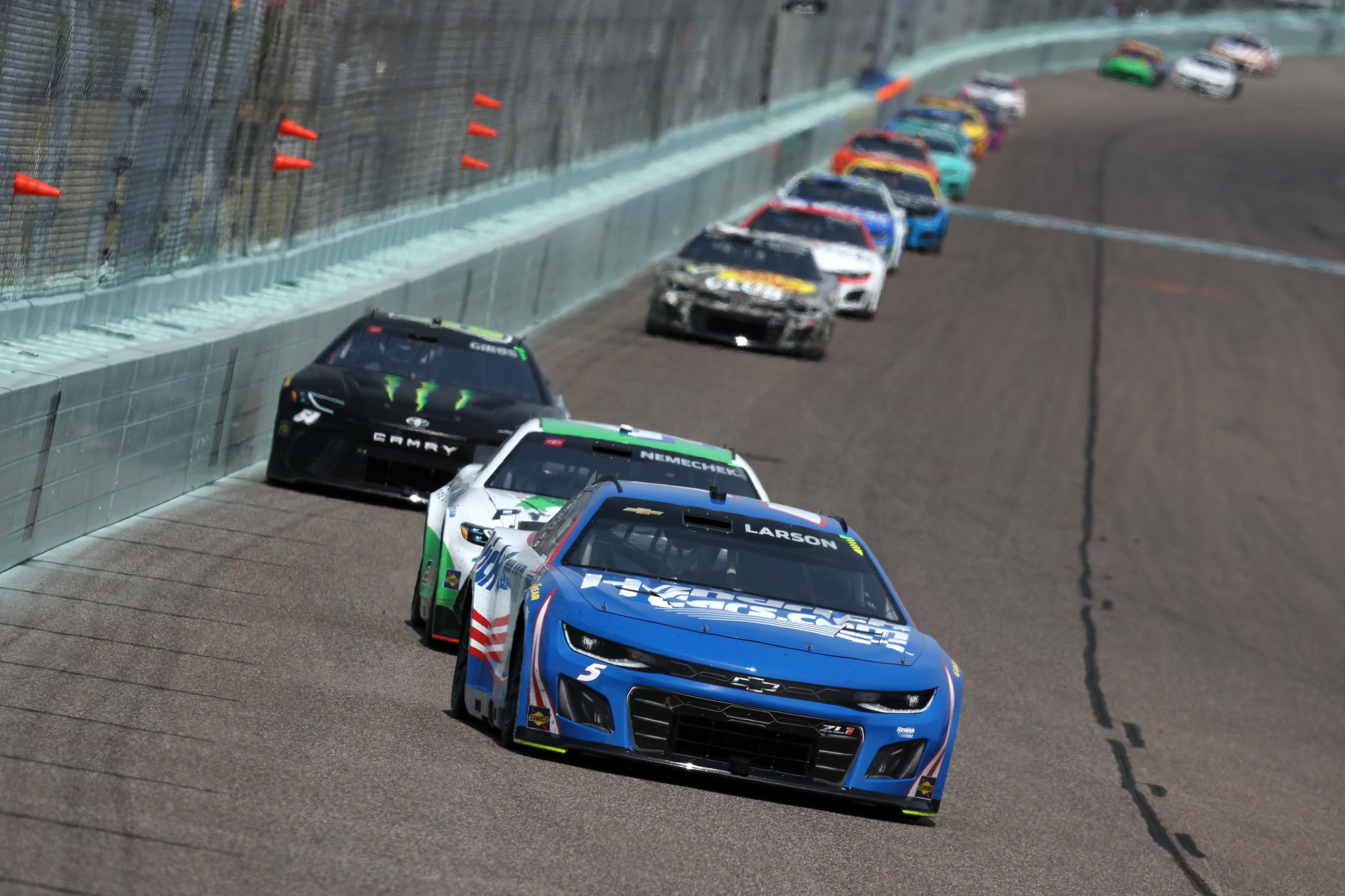 NASCAR Cup Series Straight Talk Wireless 400