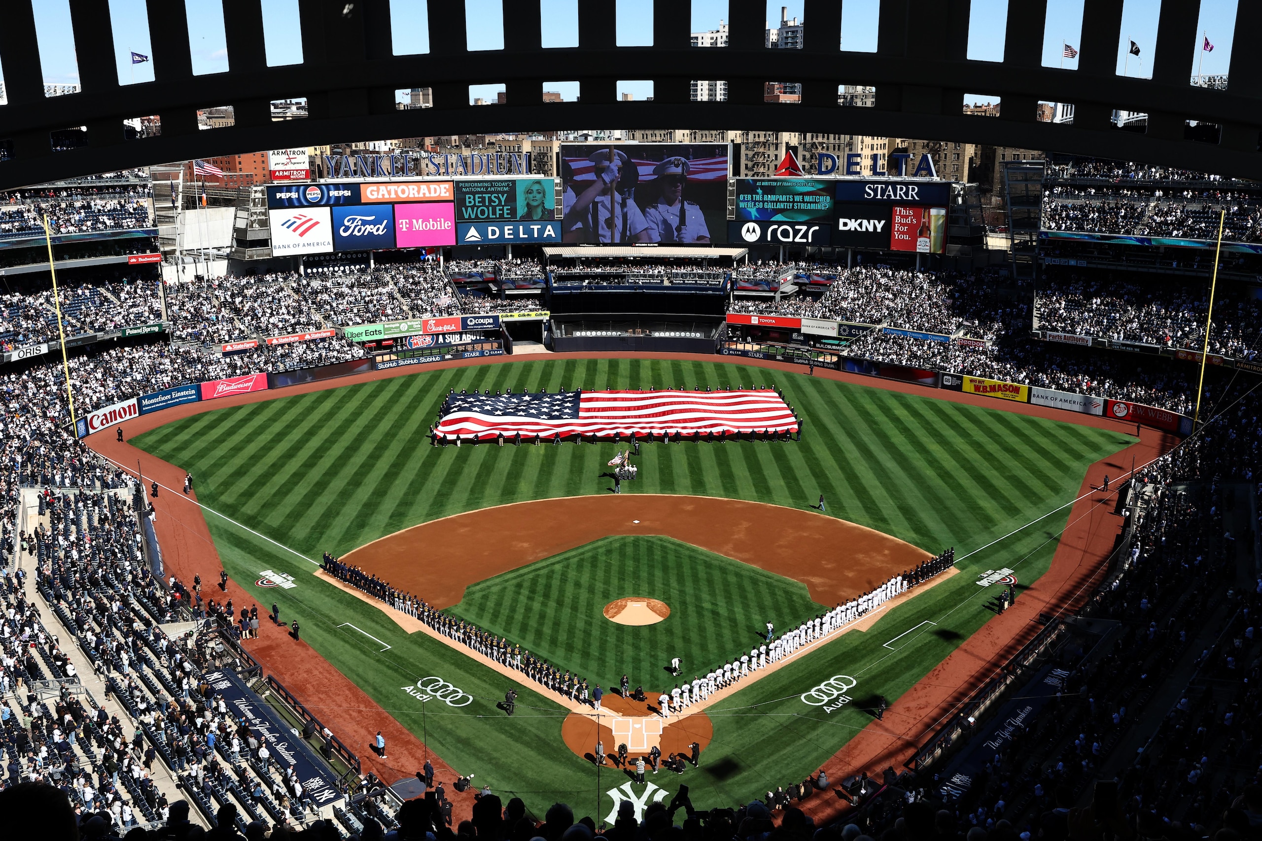 Milwaukee Brewers v New York Yankees