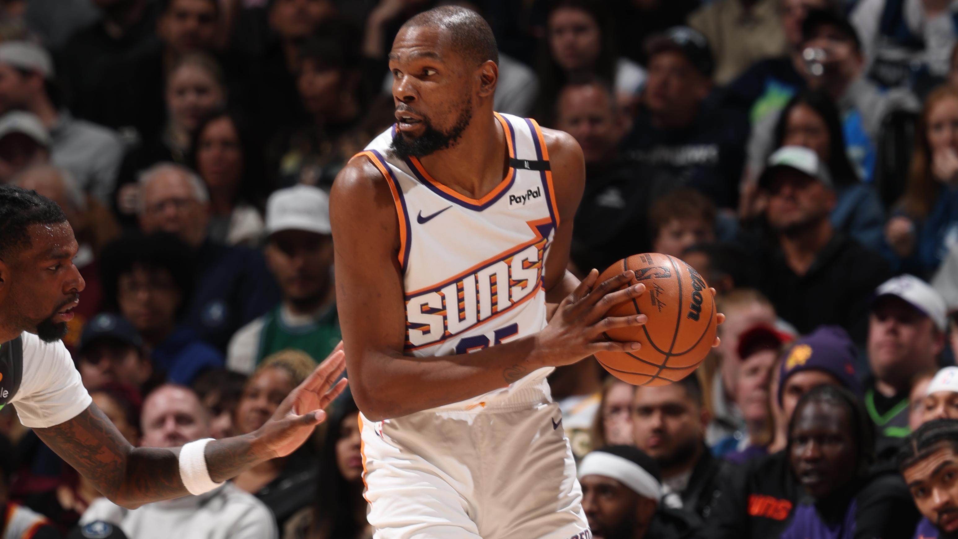 Phoenix Suns v Minnesota Timberwolves