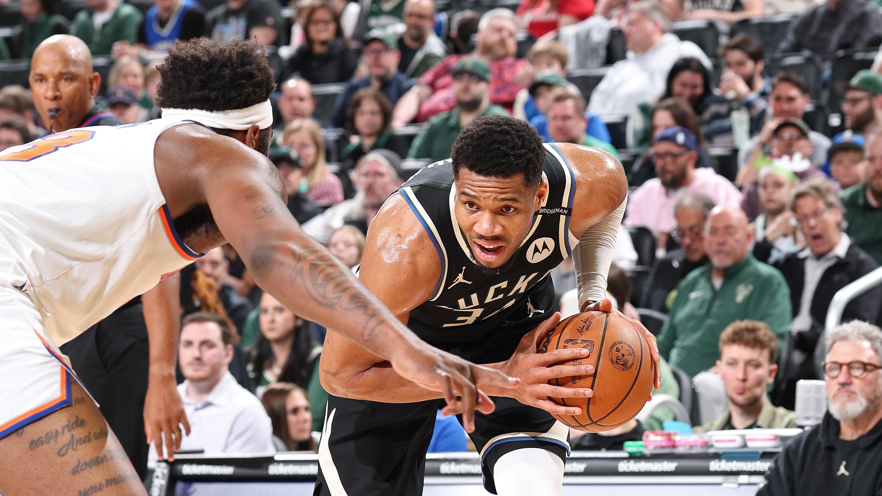 New York Knicks v Milwaukee Bucks