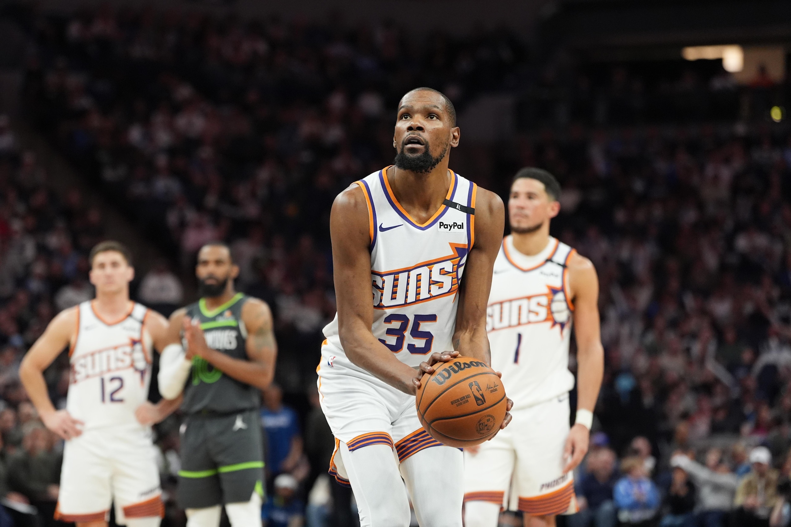 Phoenix Suns v Minnesota Timberwolves