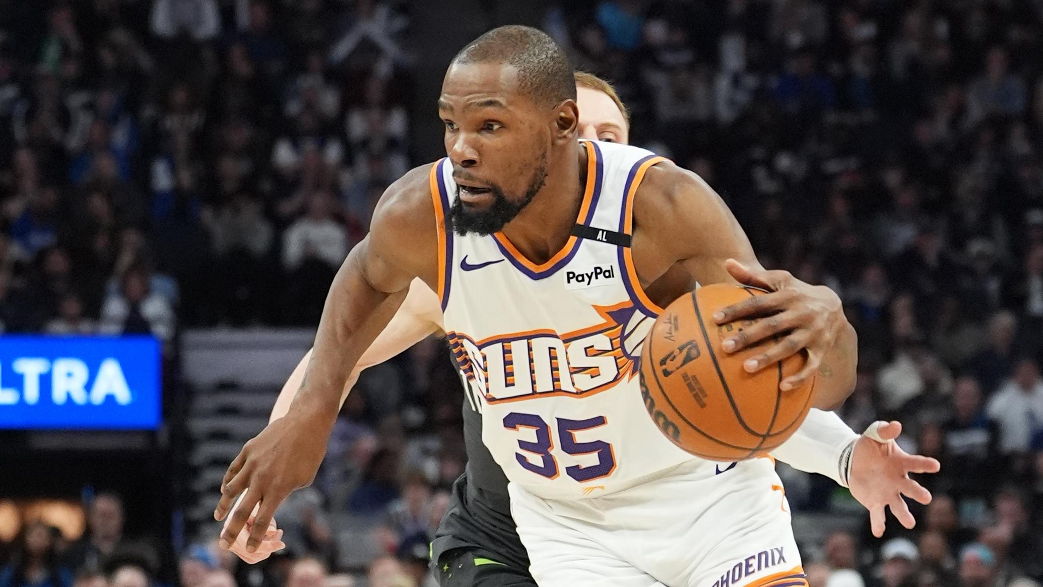 Phoenix Suns v Minnesota Timberwolves