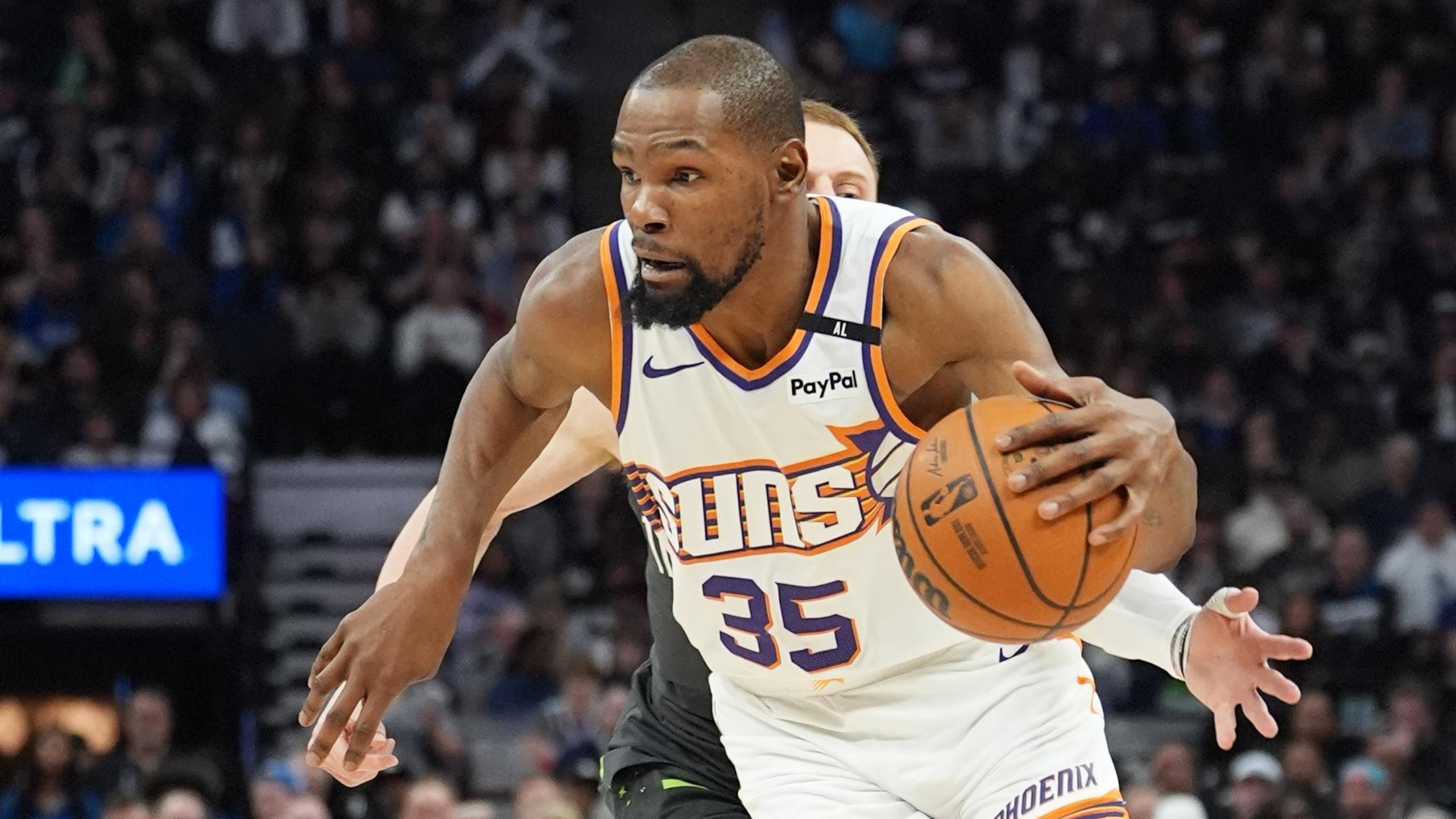 Phoenix Suns v Minnesota Timberwolves