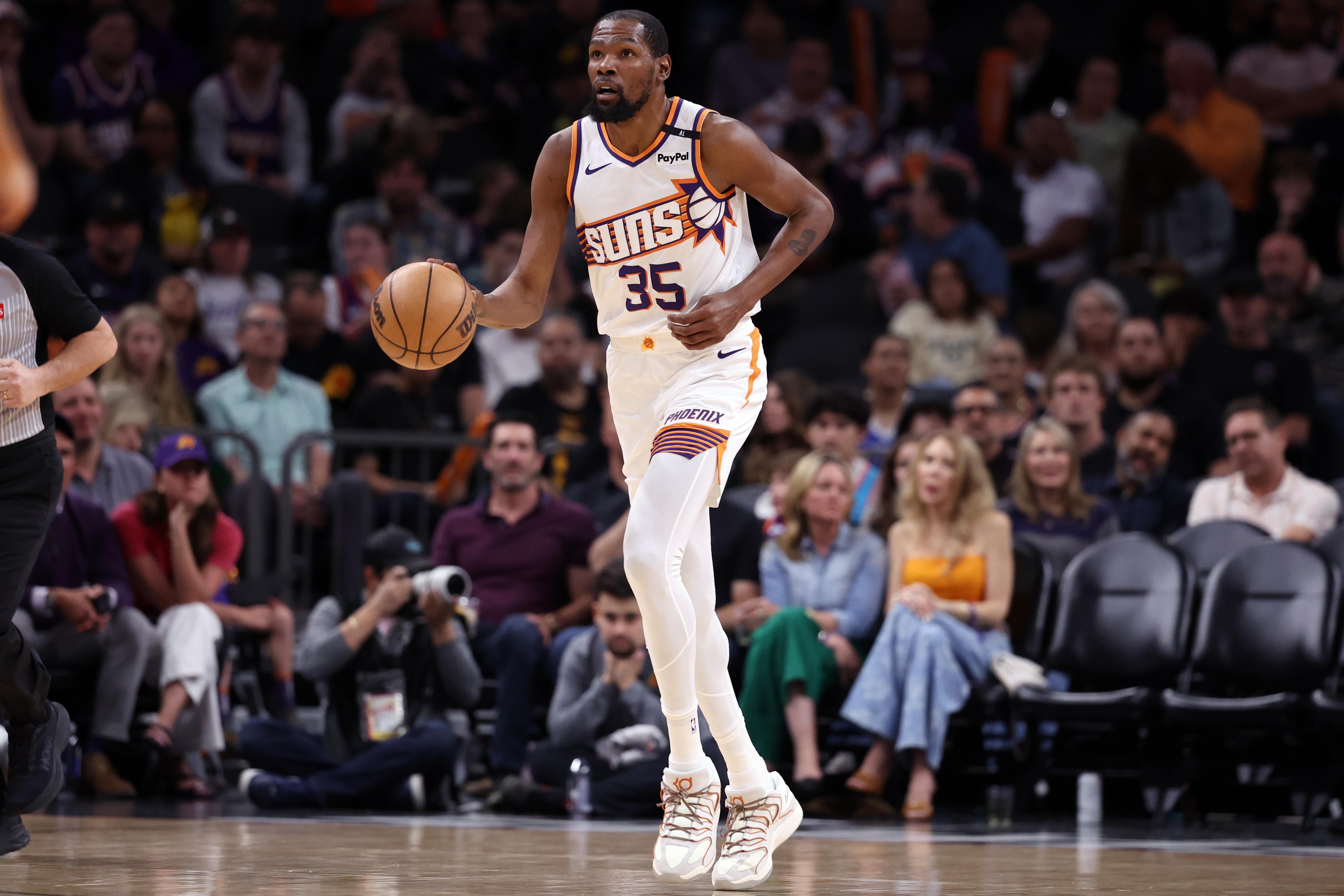 Chicago Bulls v Phoenix Suns