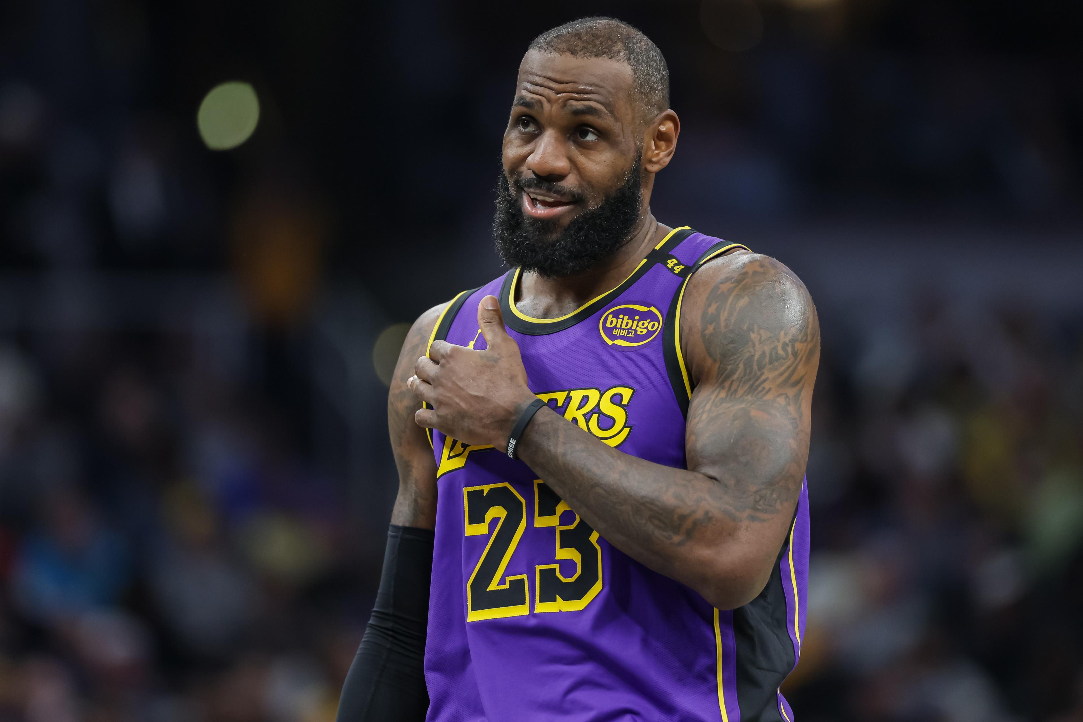 Los Angeles Lakers v Indiana Pacers