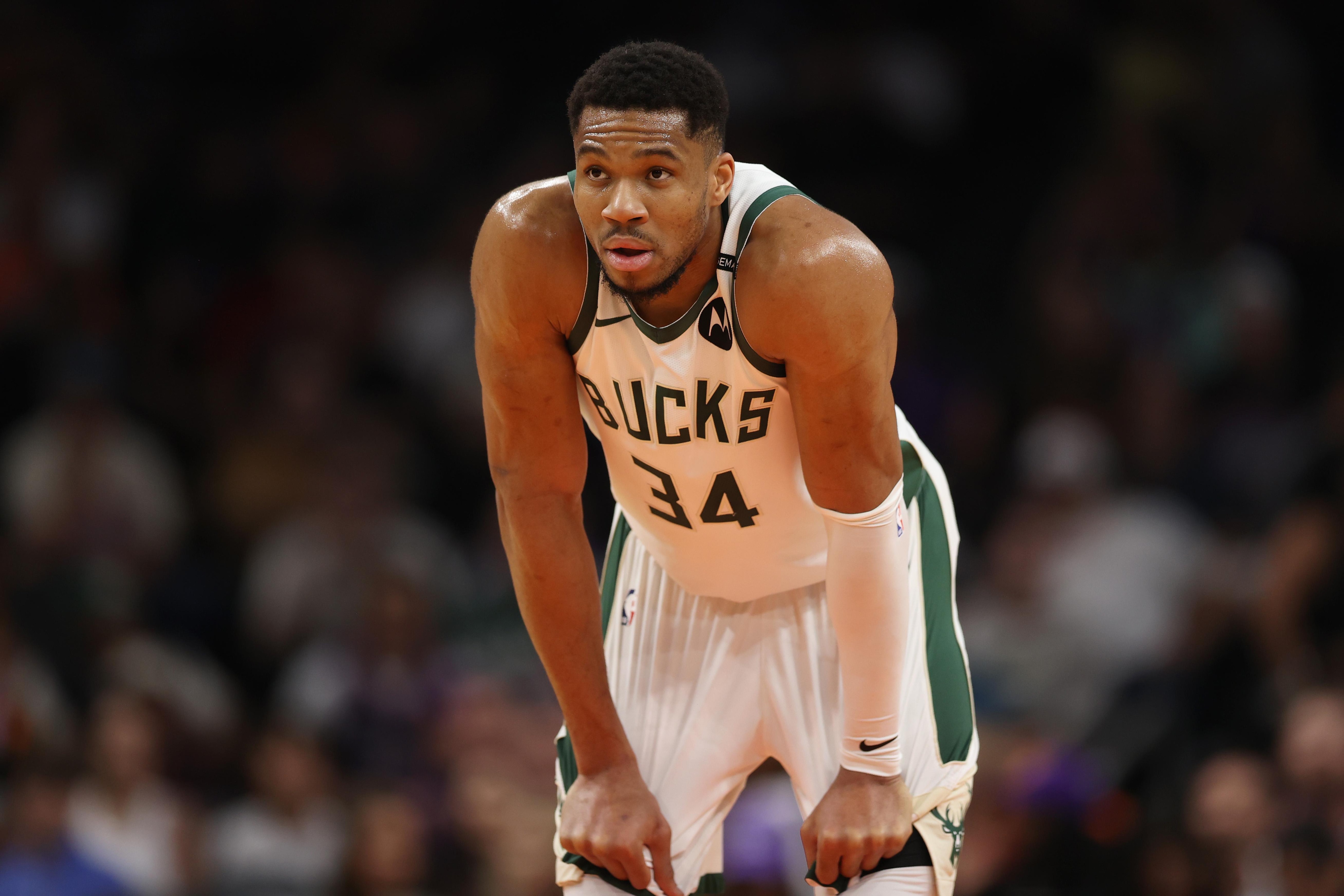 Milwaukee Bucks v Phoenix Suns