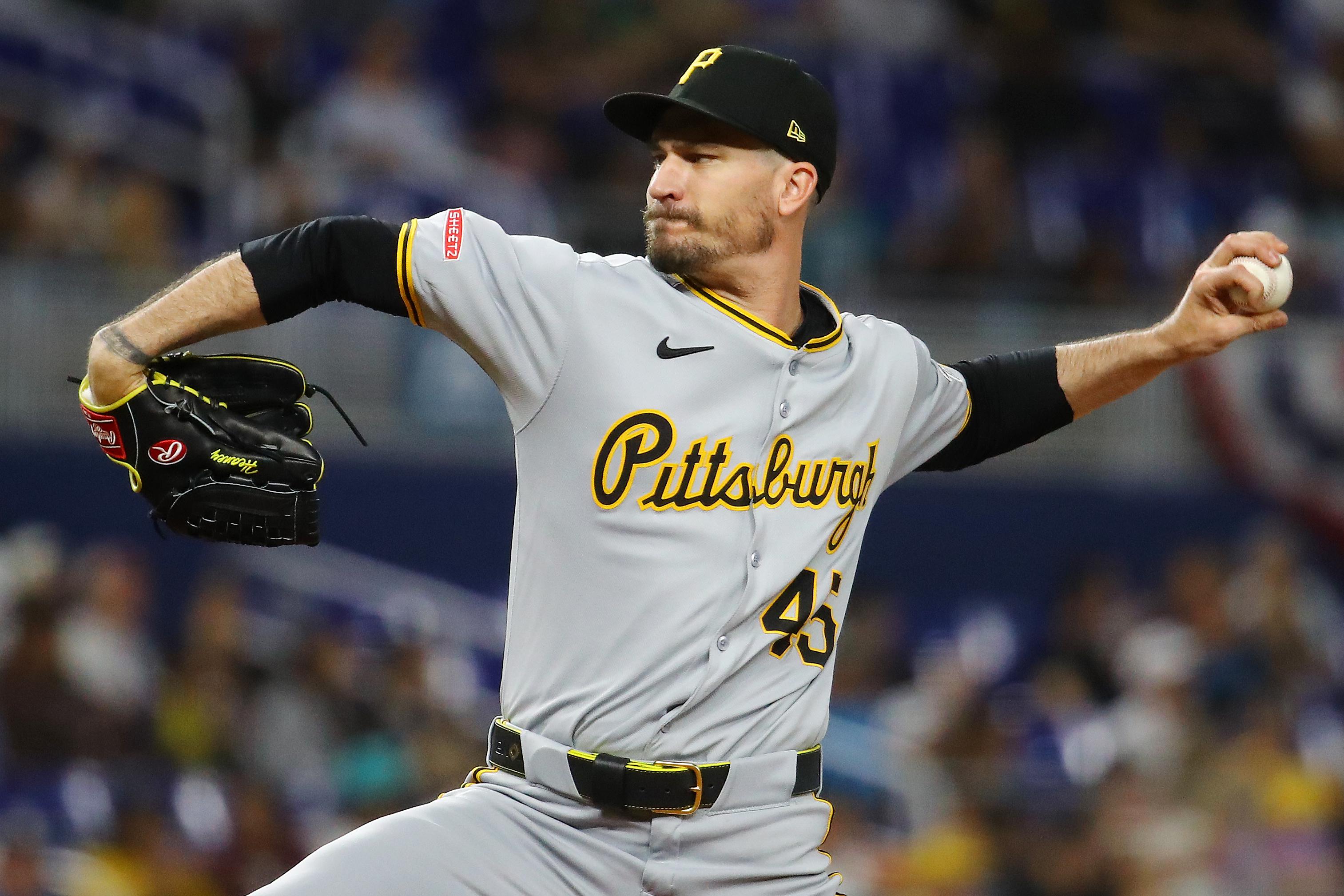 Pittsburgh Pirates v Miami Marlins