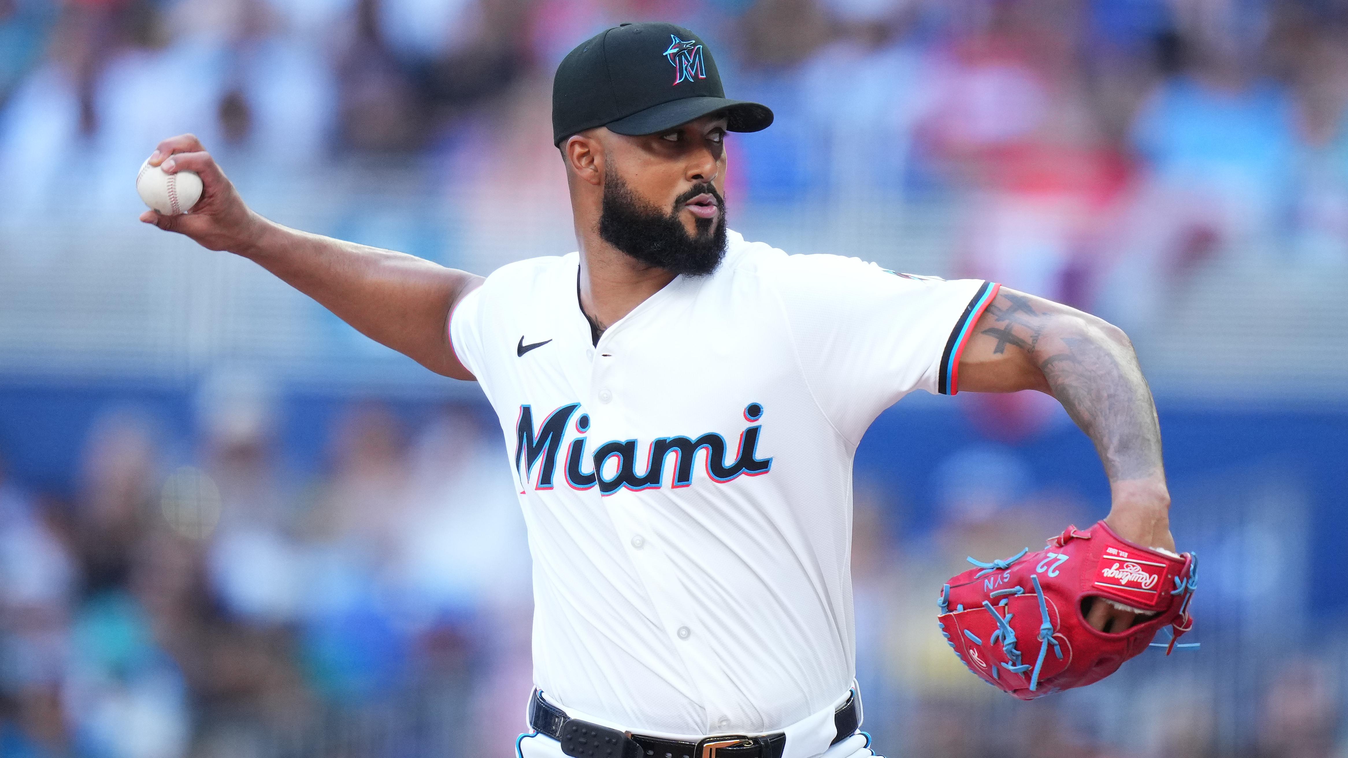 Pittsburgh Pirates v Miami Marlins