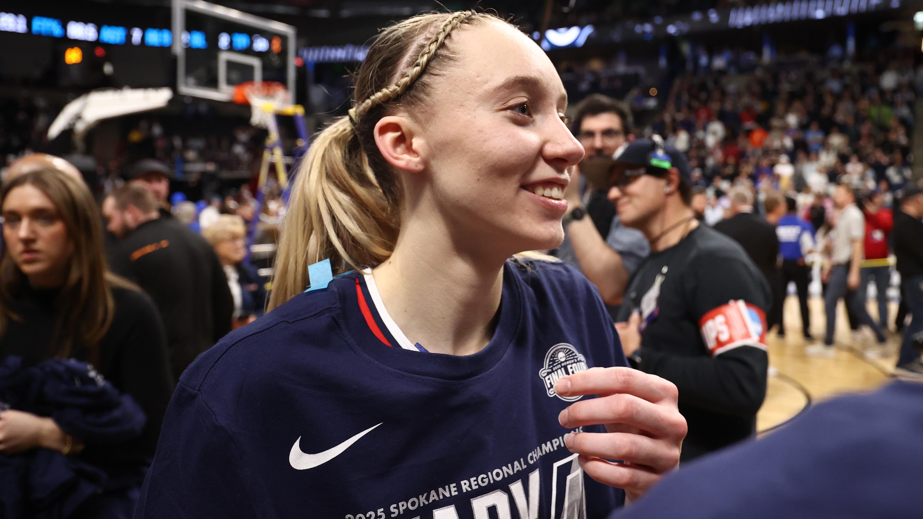 Paige Bueckers、Juju Watkins Headline 2025 Wooden Awardファイナリストとして女性のCBBポイ