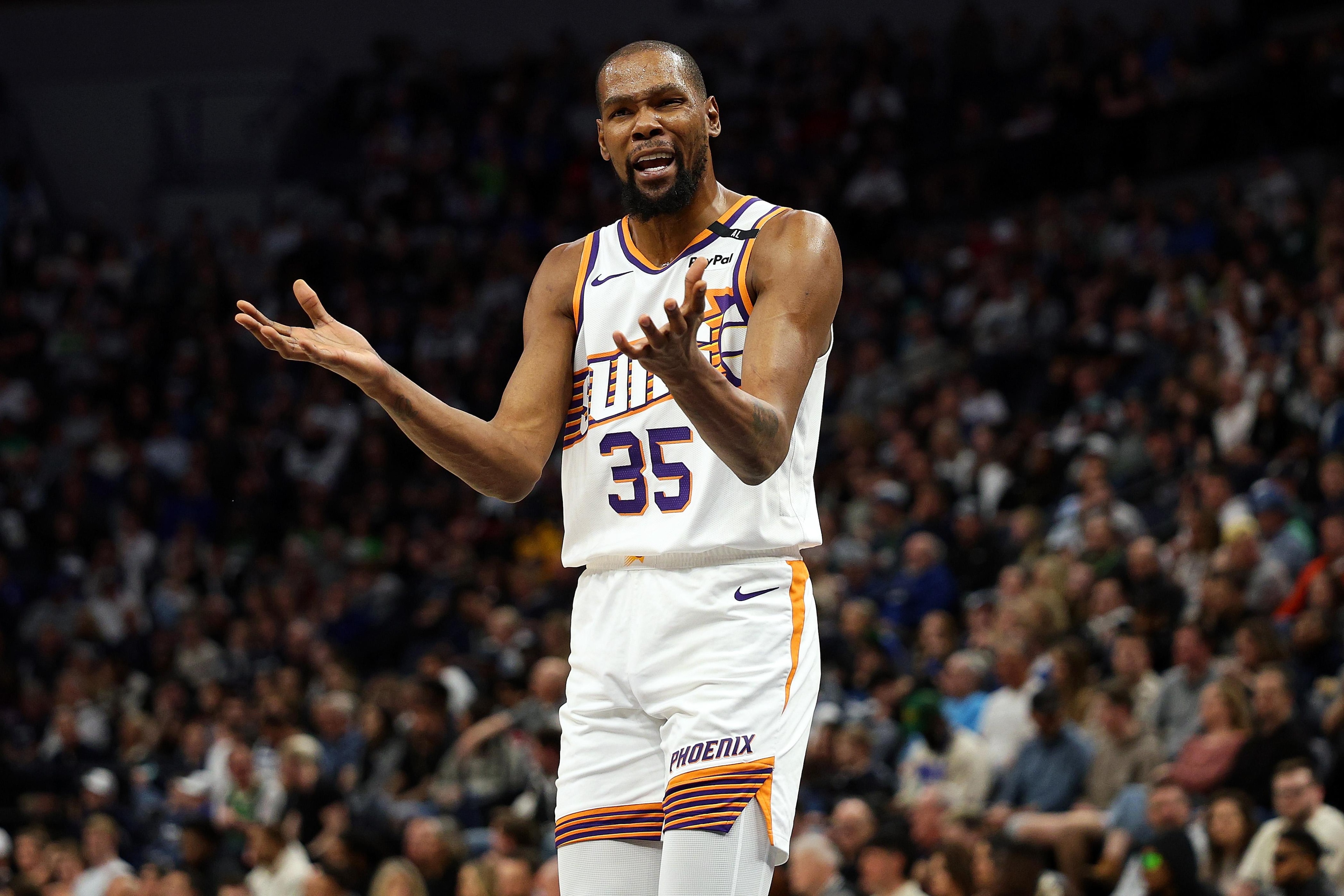 Phoenix Suns v Minnesota Timberwolves
