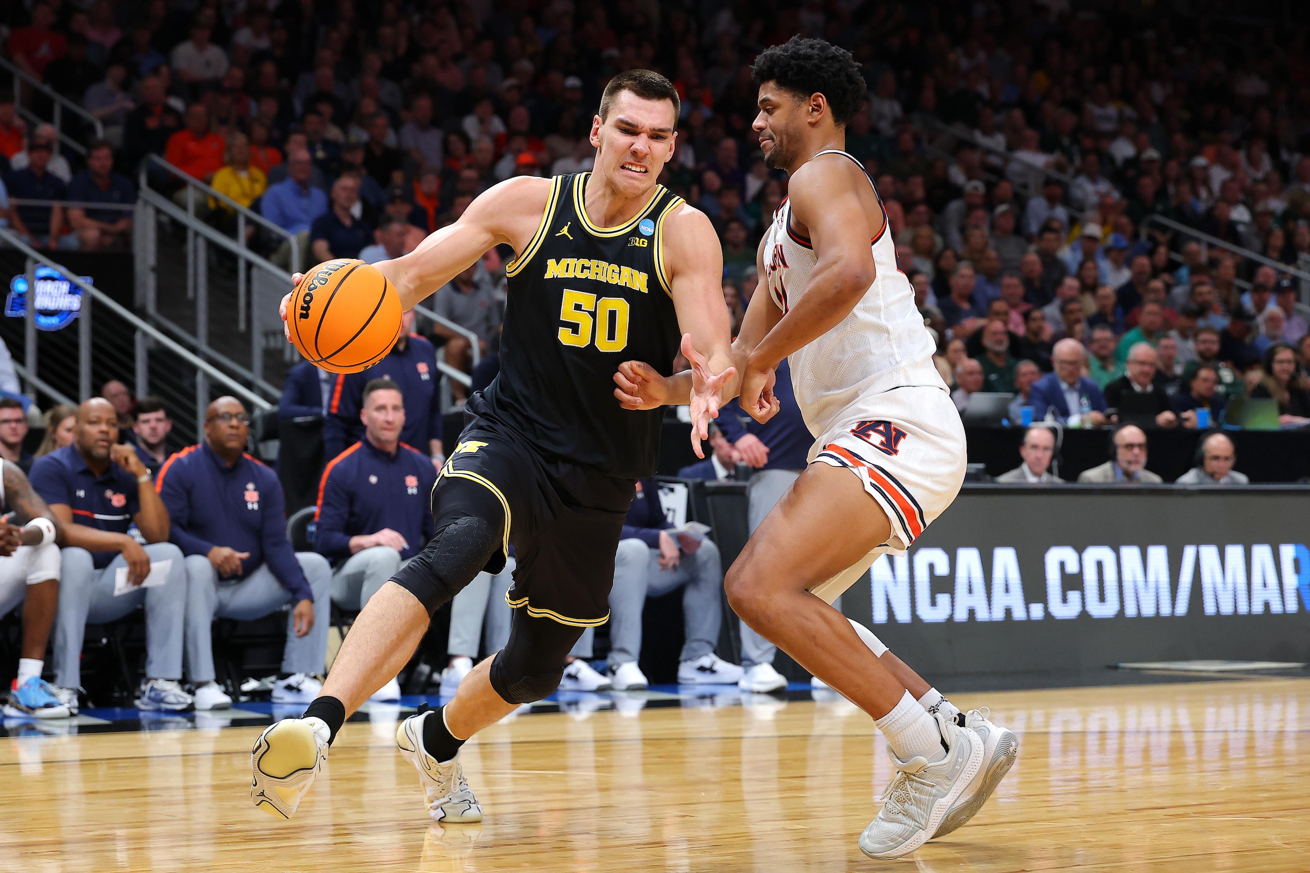 Michigan v Auburn Michigan v Auburn