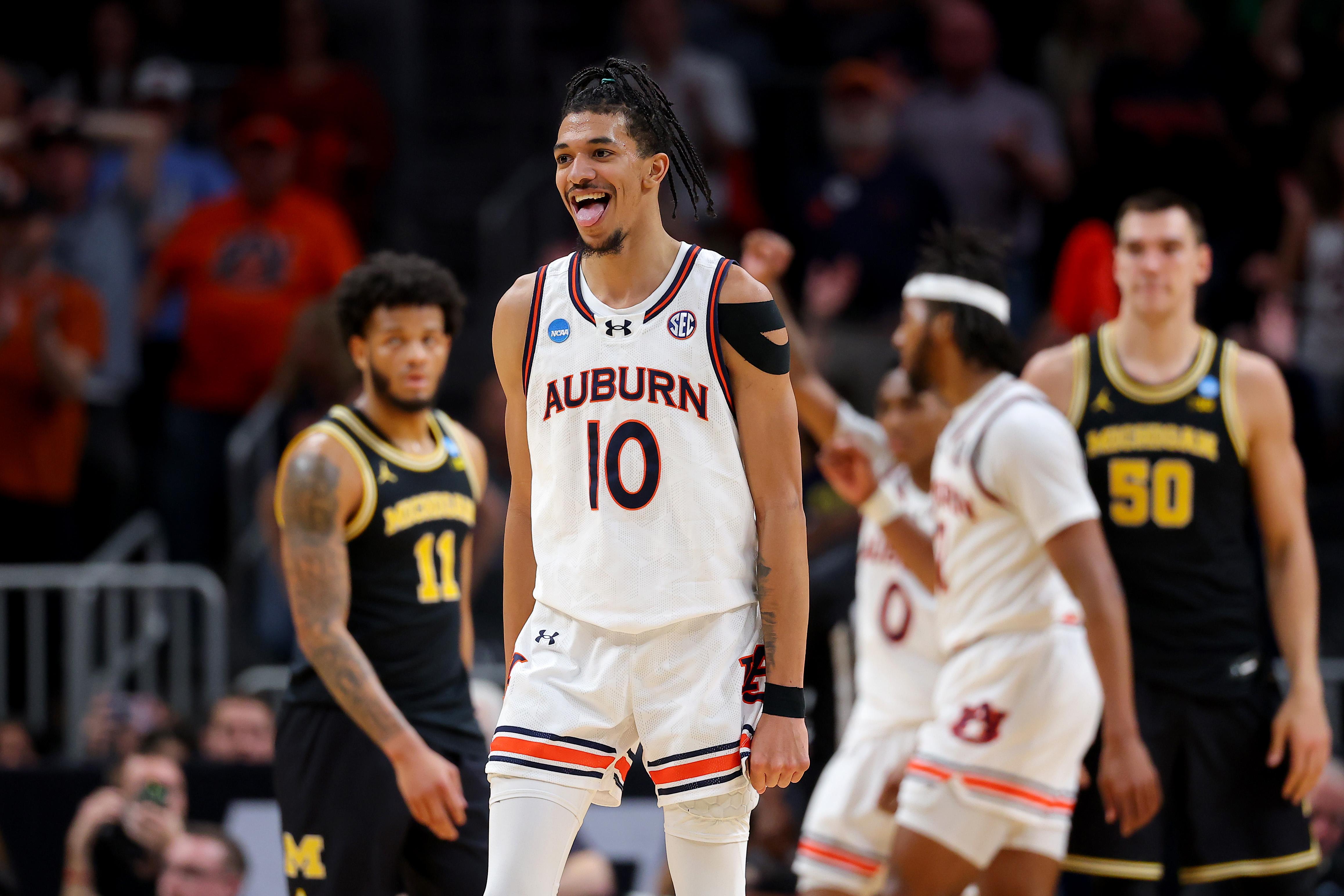 Michigan v Auburn Michigan v Auburn