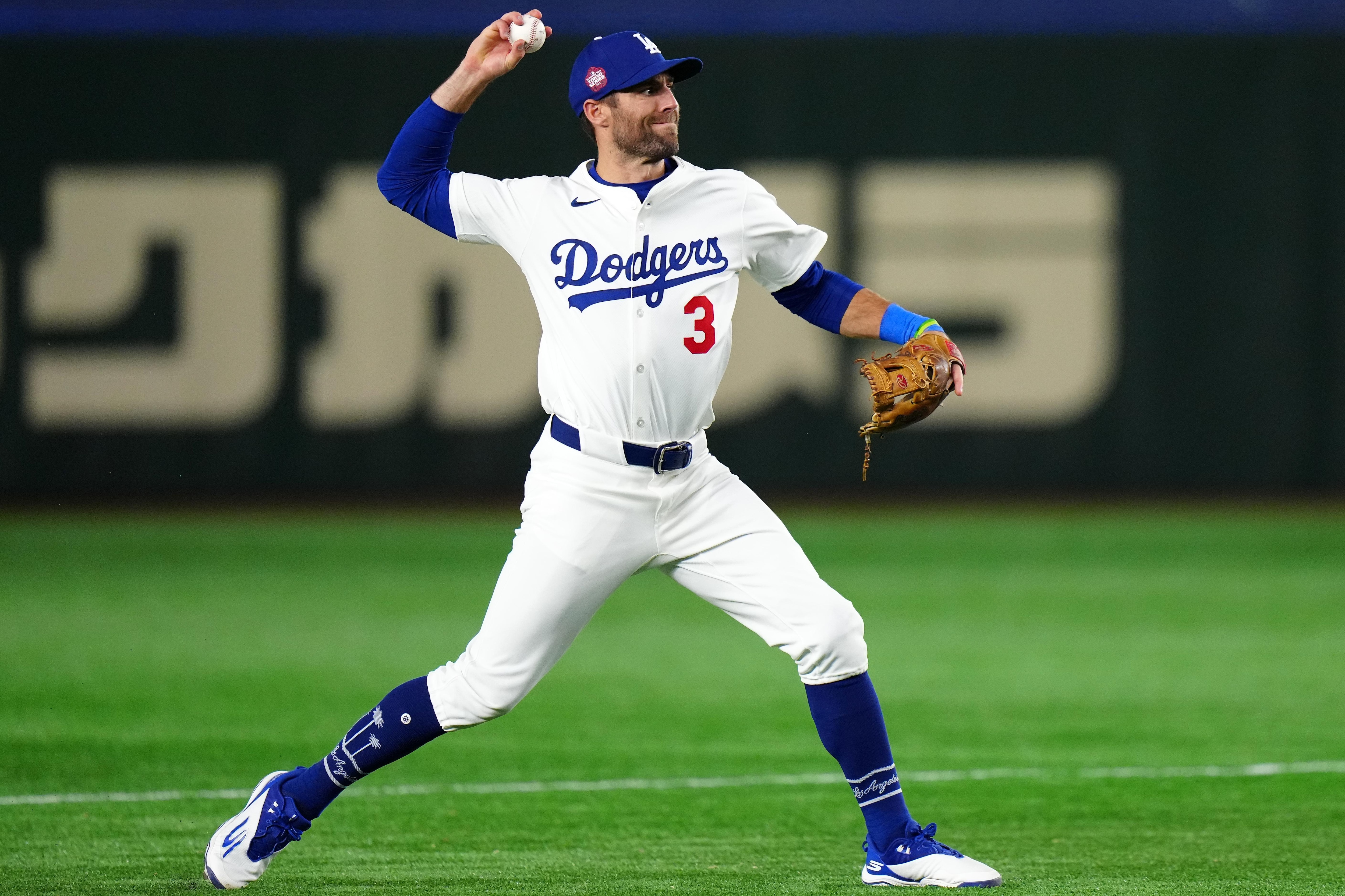 Chris Taylor Signs Angels Contract After Dodgers Exit, Reportedly to Start  vs. Yankees