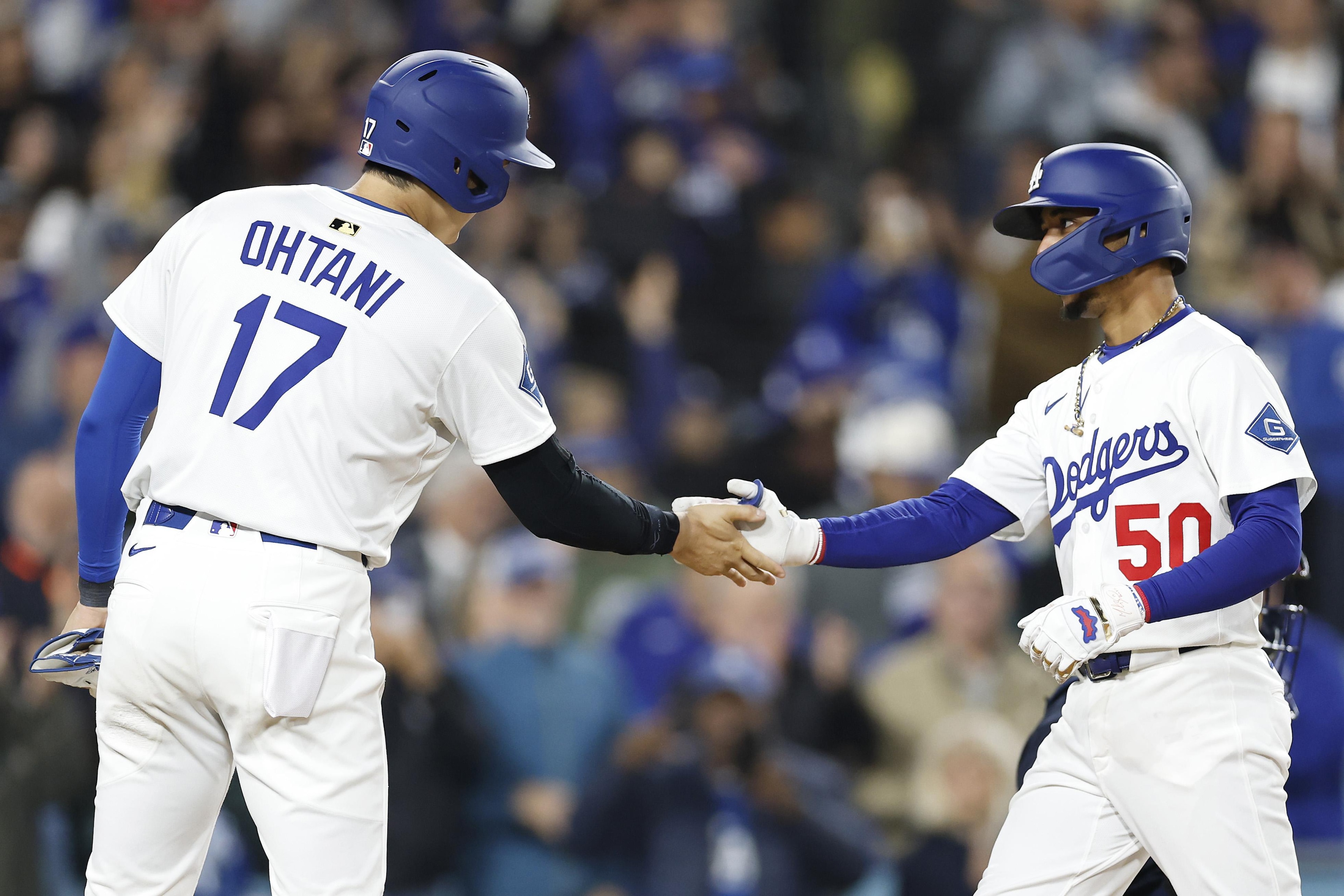 Atlanta Braves v Los Angeles Dodgers Atlanta Braves v Los Angeles Dodgers