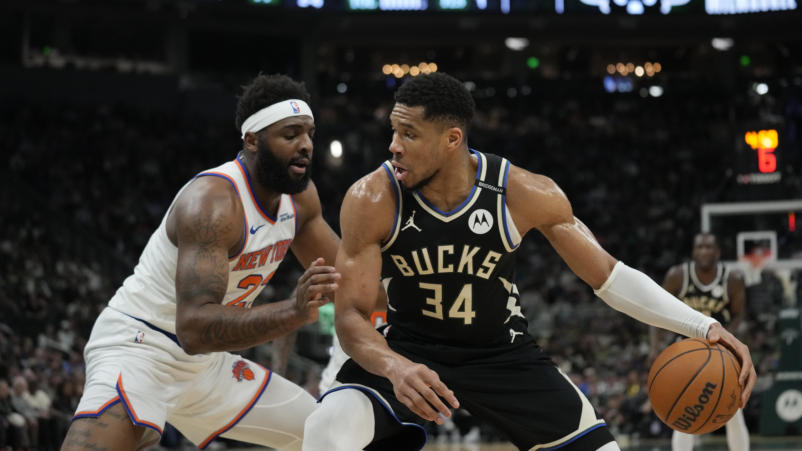 New York Knicks v Milwaukee Bucks