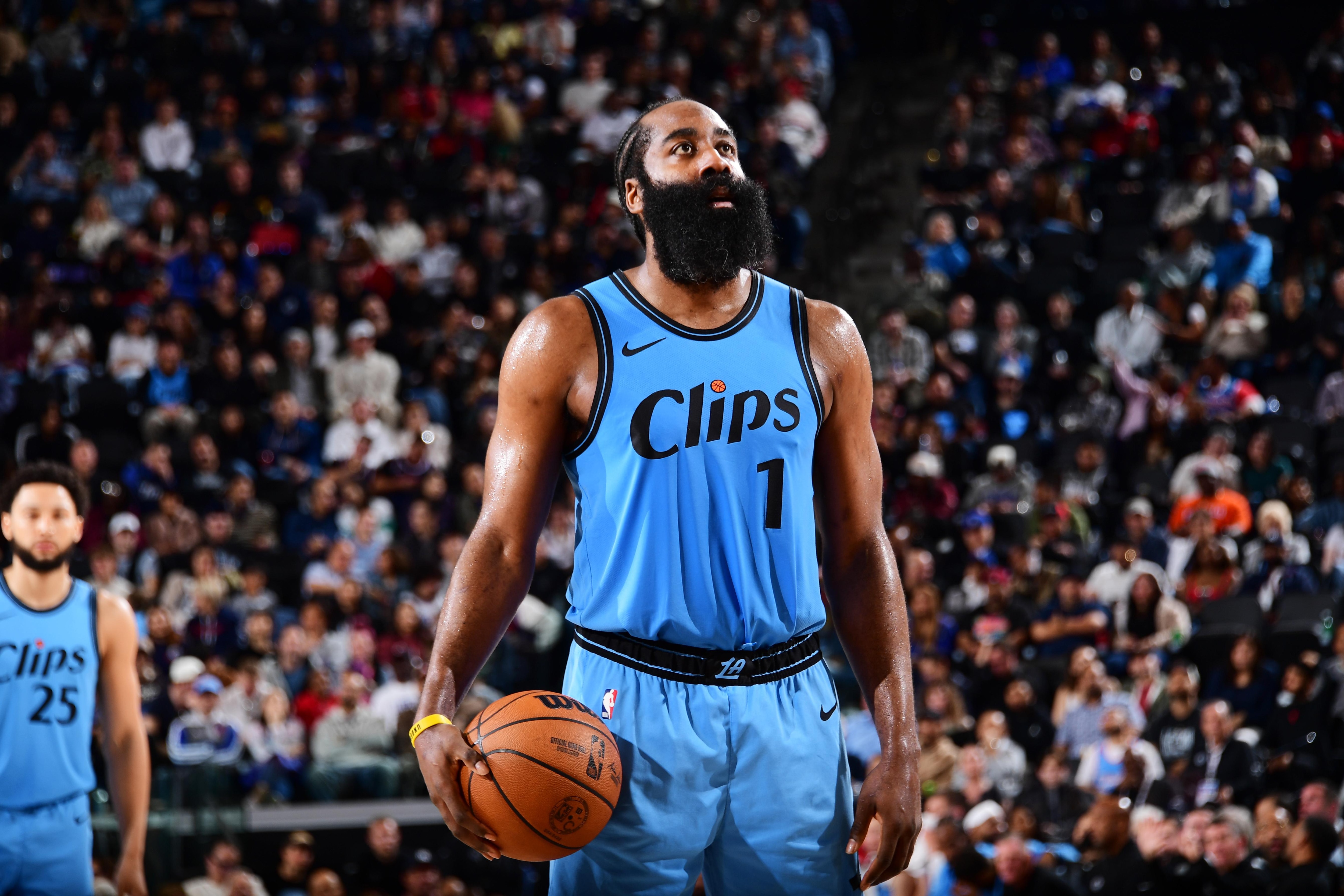 Dallas Mavericks v Los Angeles Clippers