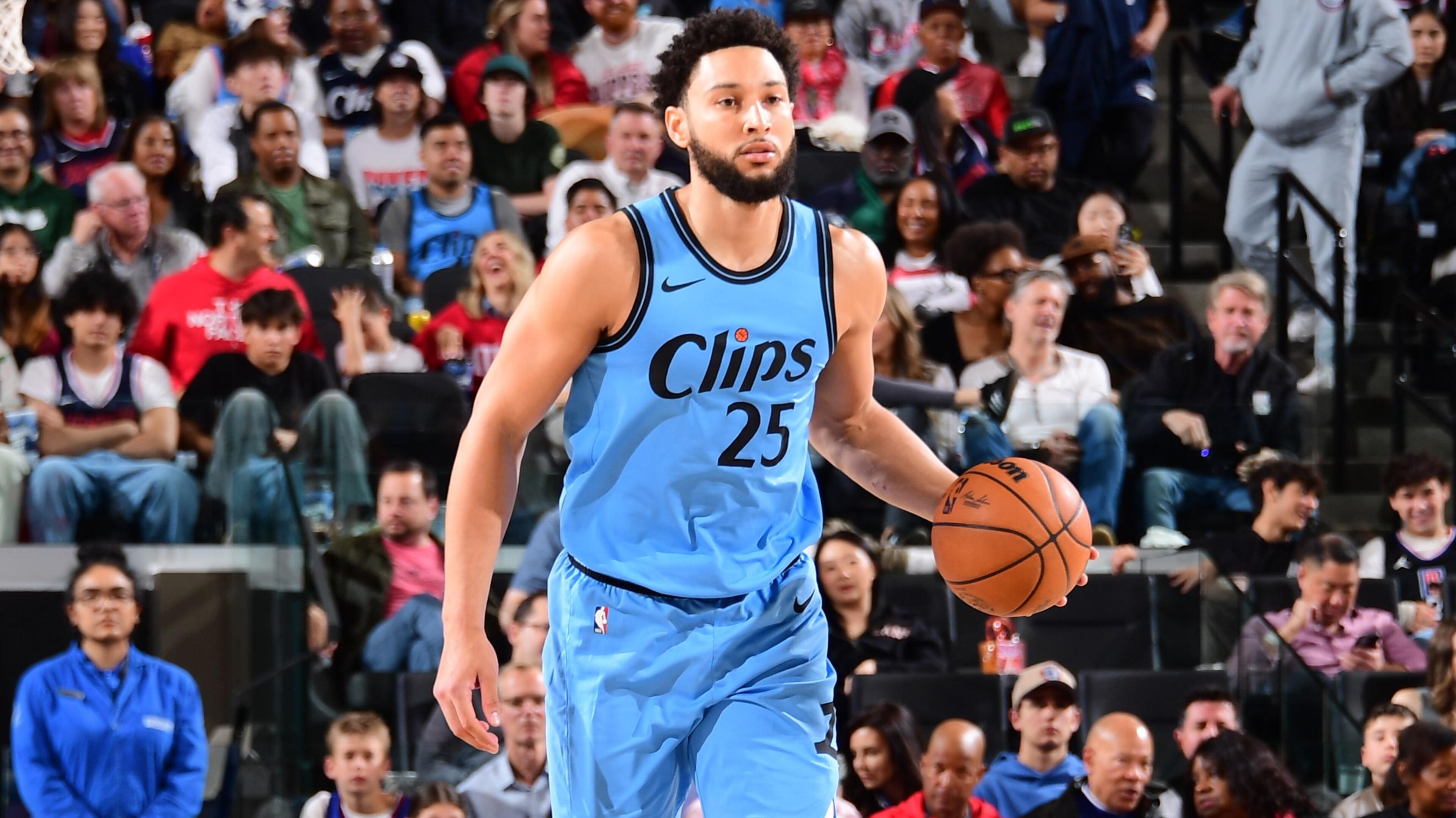 Dallas Mavericks v Los Angeles Clippers
