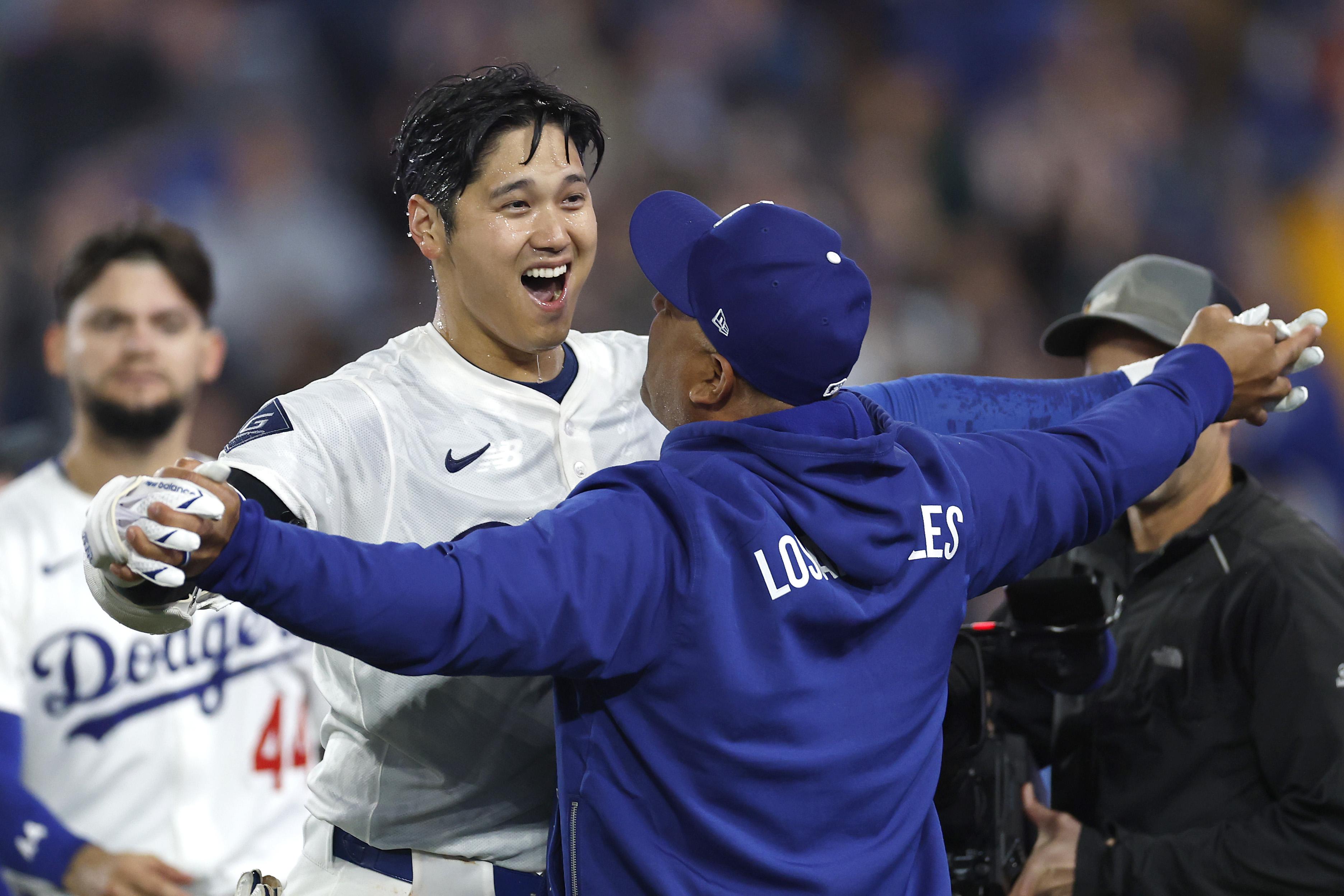 Atlanta Braves v Los Angeles Dodgers Atlanta Braves v Los Angeles Dodgers