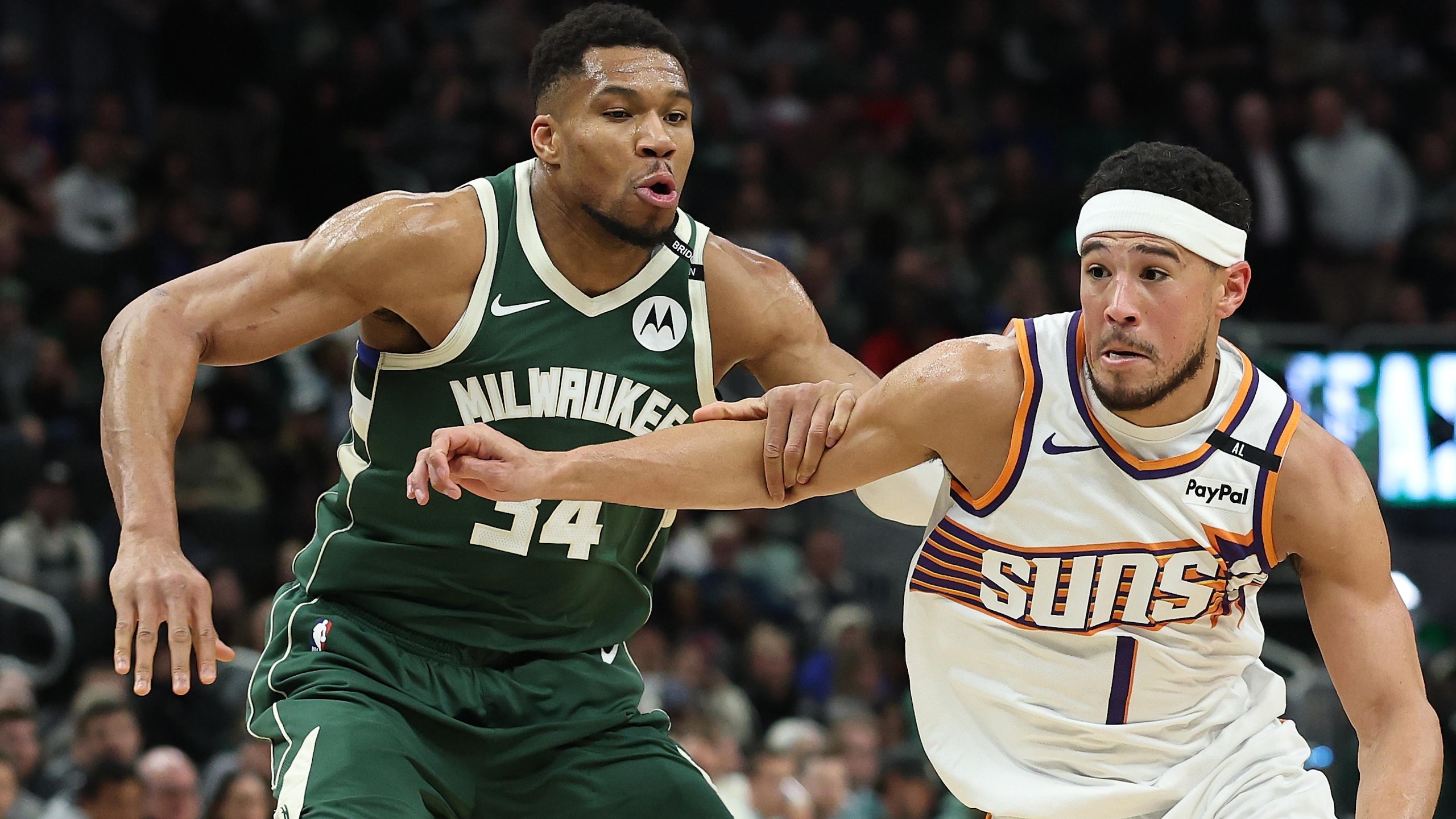 Phoenix Suns v Milwaukee Bucks