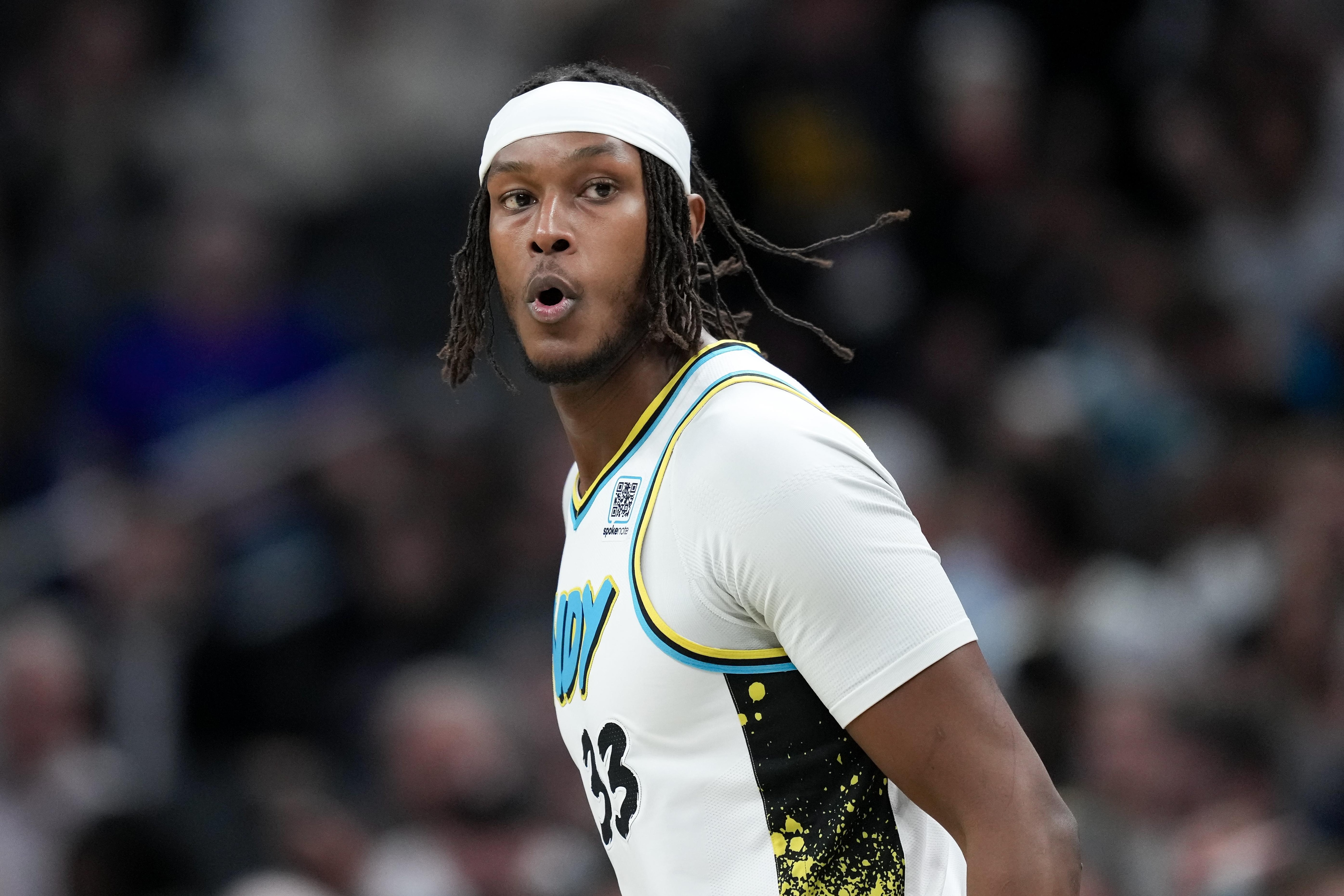 Charlotte Hornets v Indiana Pacers