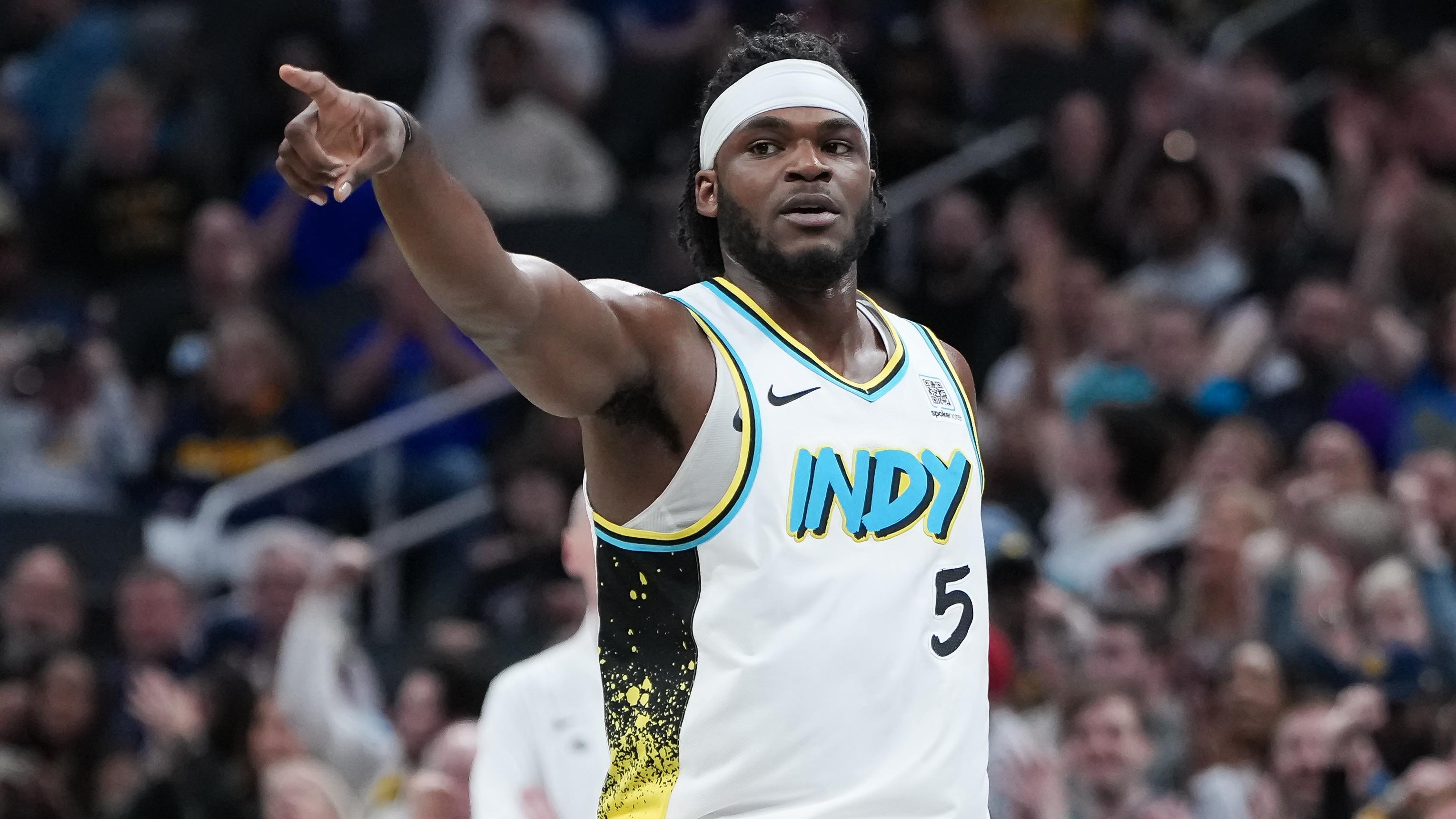 Charlotte Hornets v Indiana Pacers