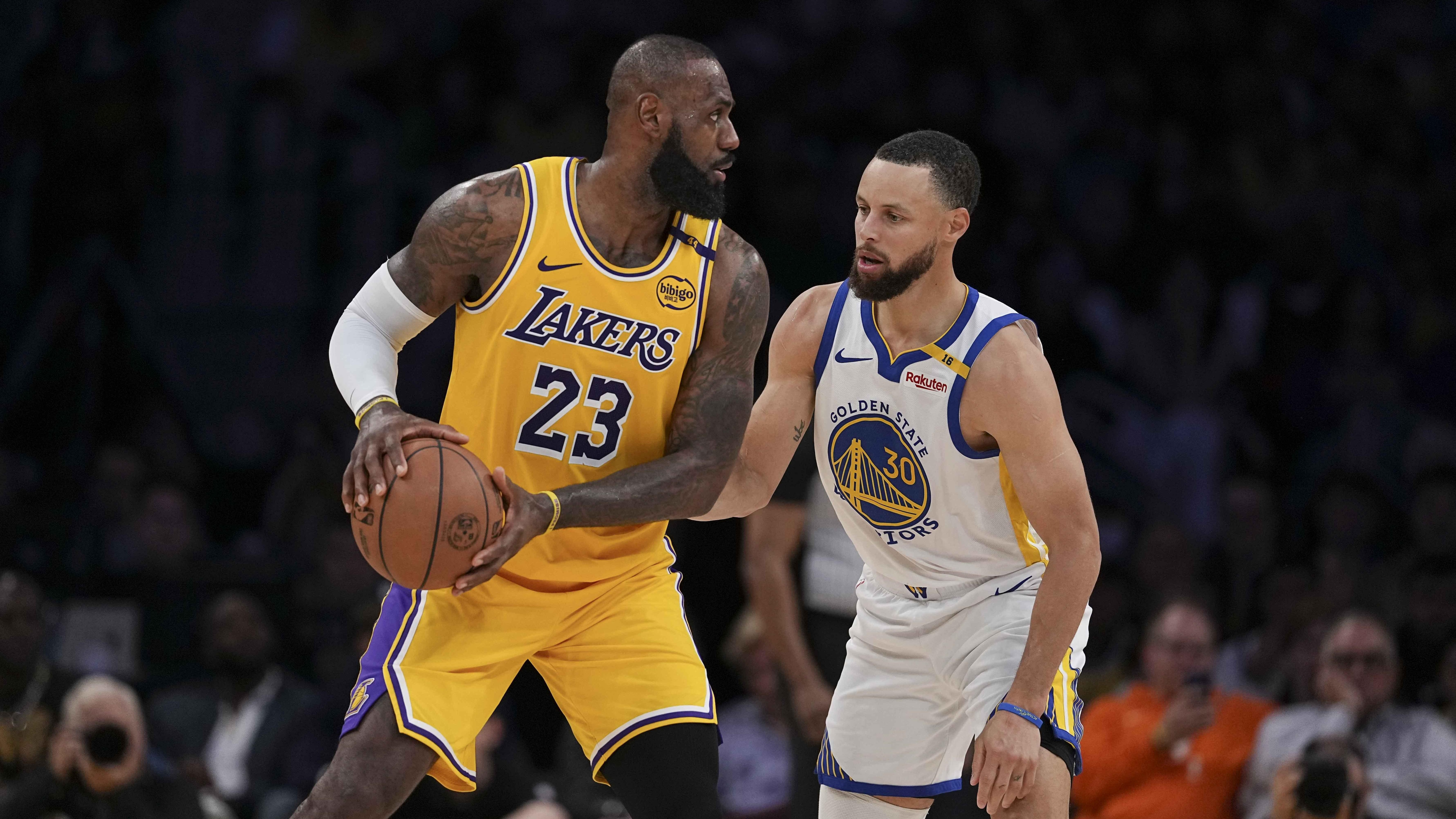 Golden State Warriors v Los Angeles Lakers