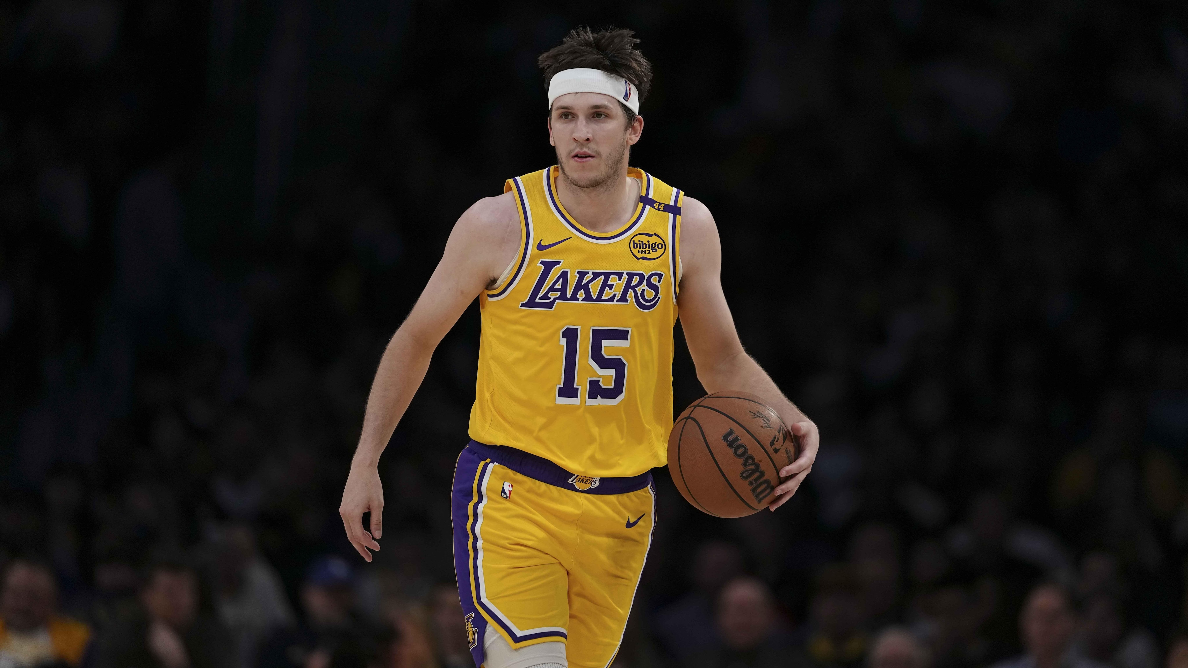 Golden State Warriors v Los Angeles Lakers