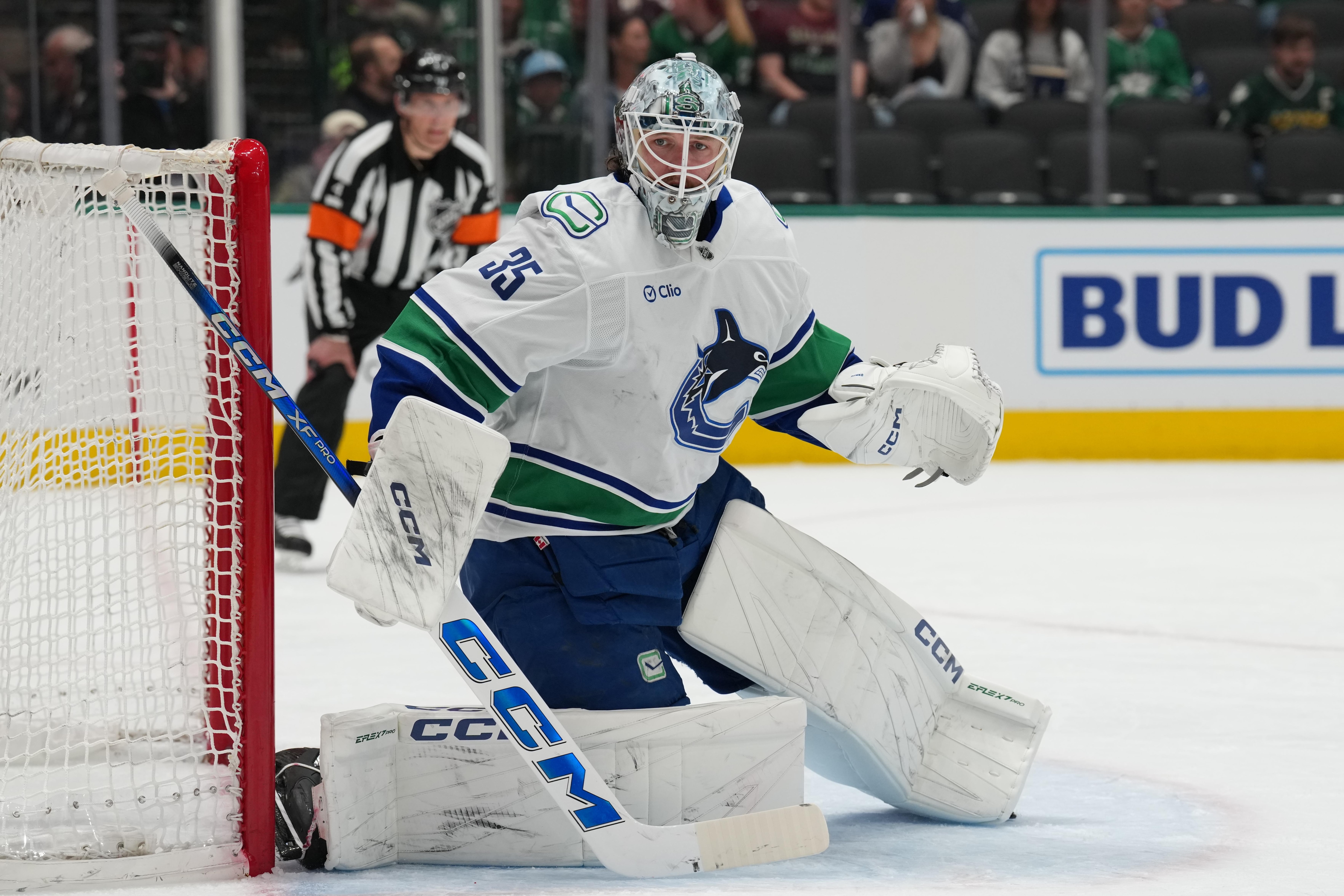 Vancouver Canucks v Dallas Stars