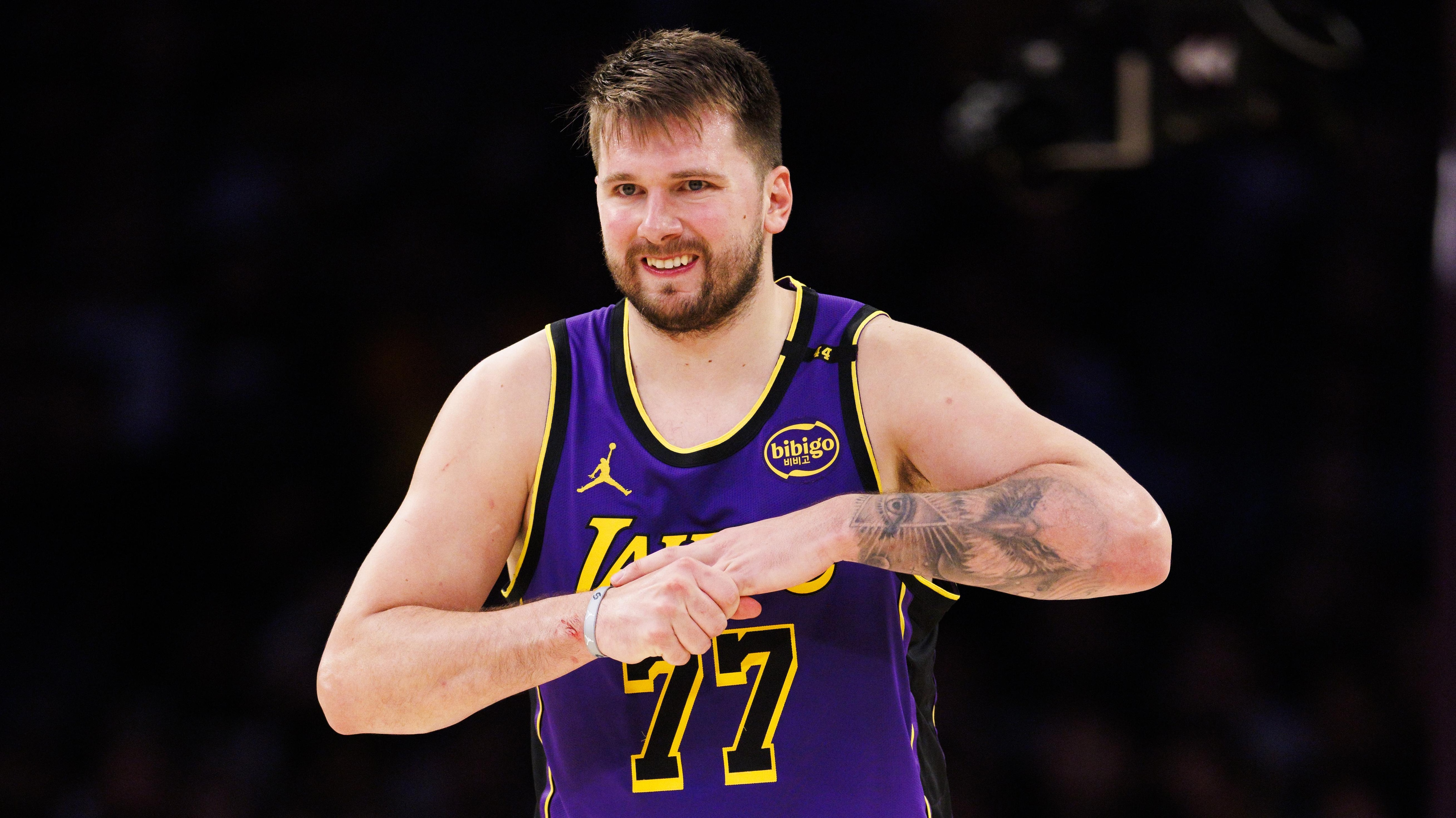 Houston Rockets v Los Angeles Lakers