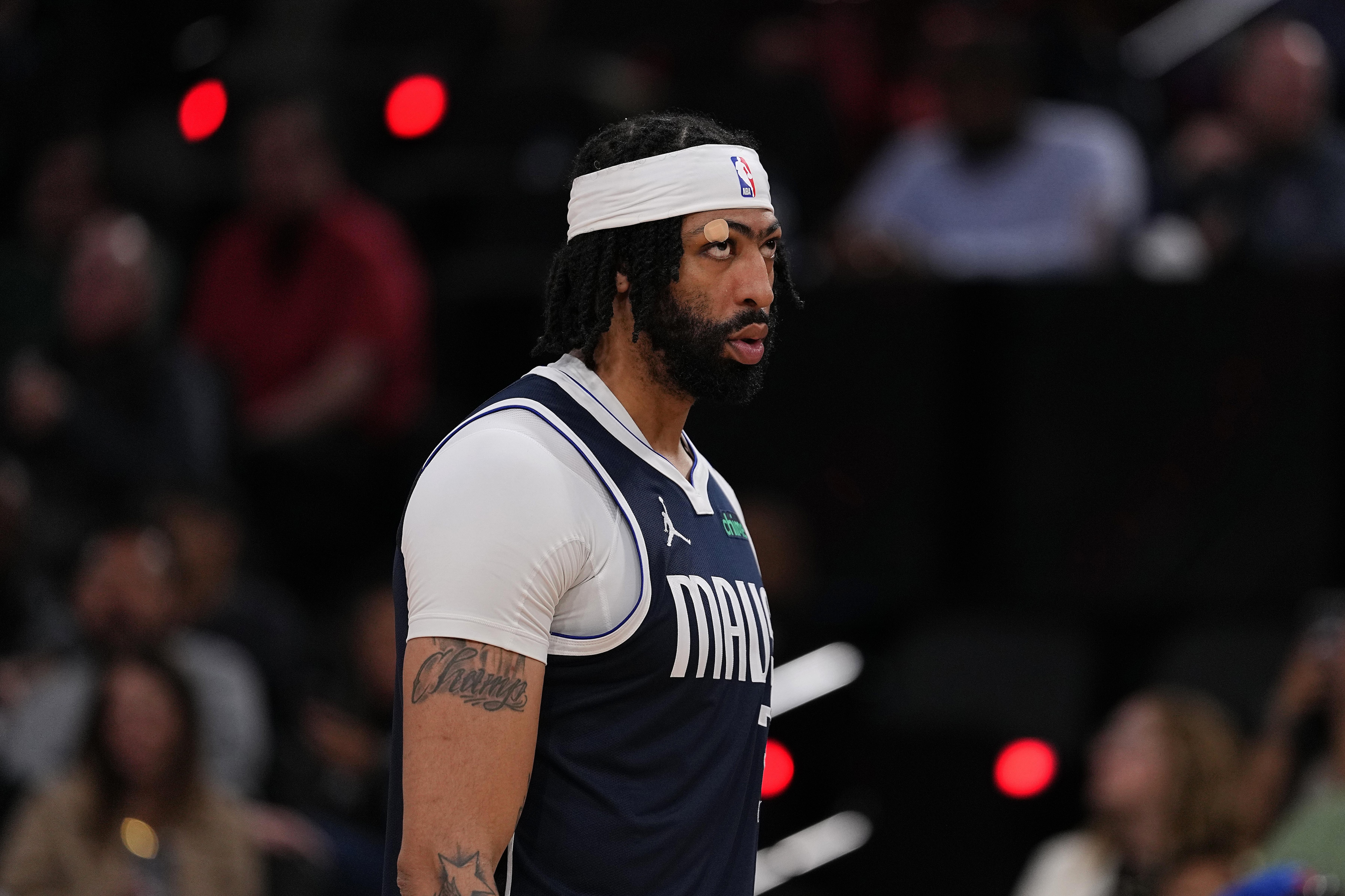 Dallas Mavericks v Los Angeles Clippers