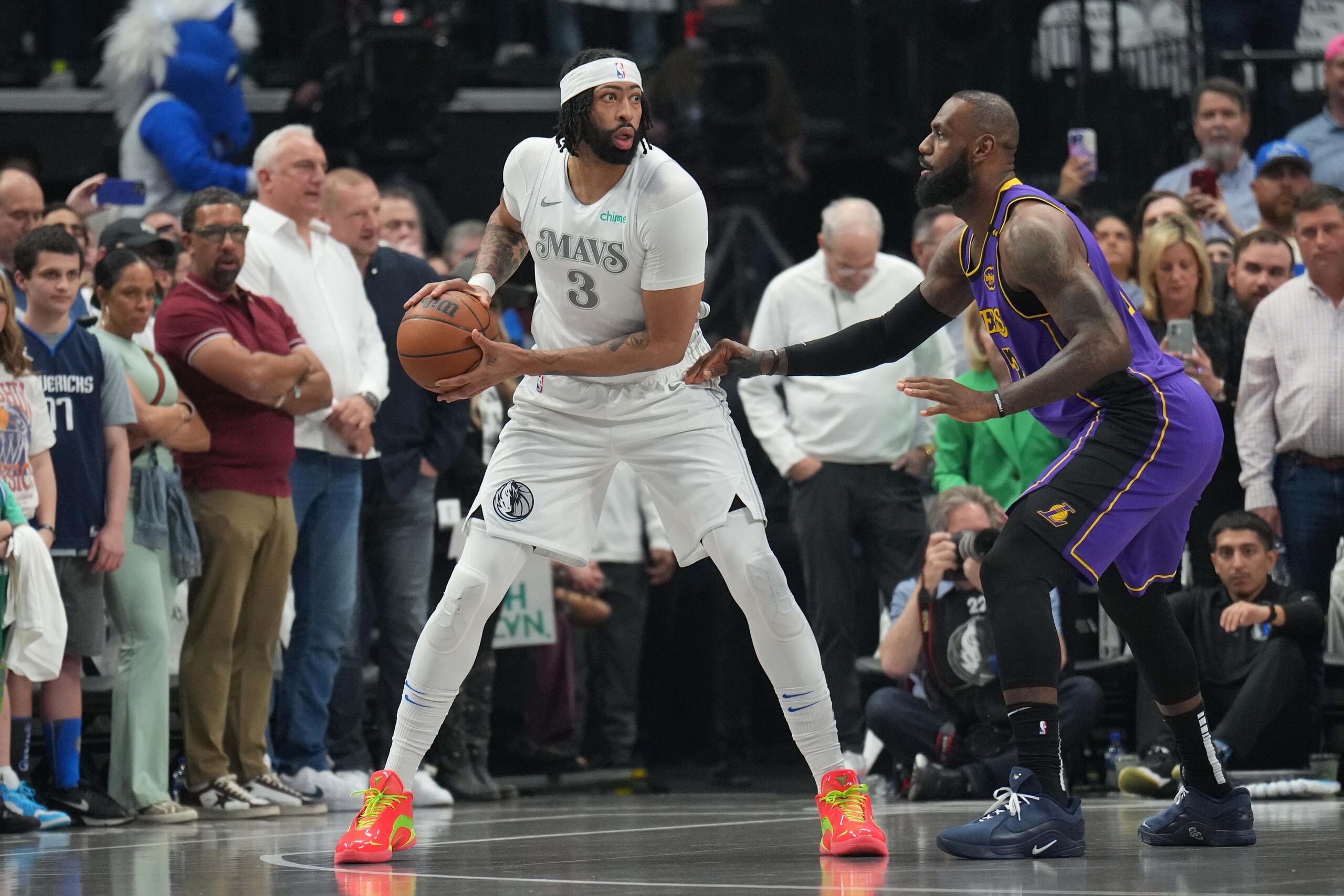 Los Angeles Lakers v Dallas Mavericks Los Angeles Lakers v Dallas Mavericks
