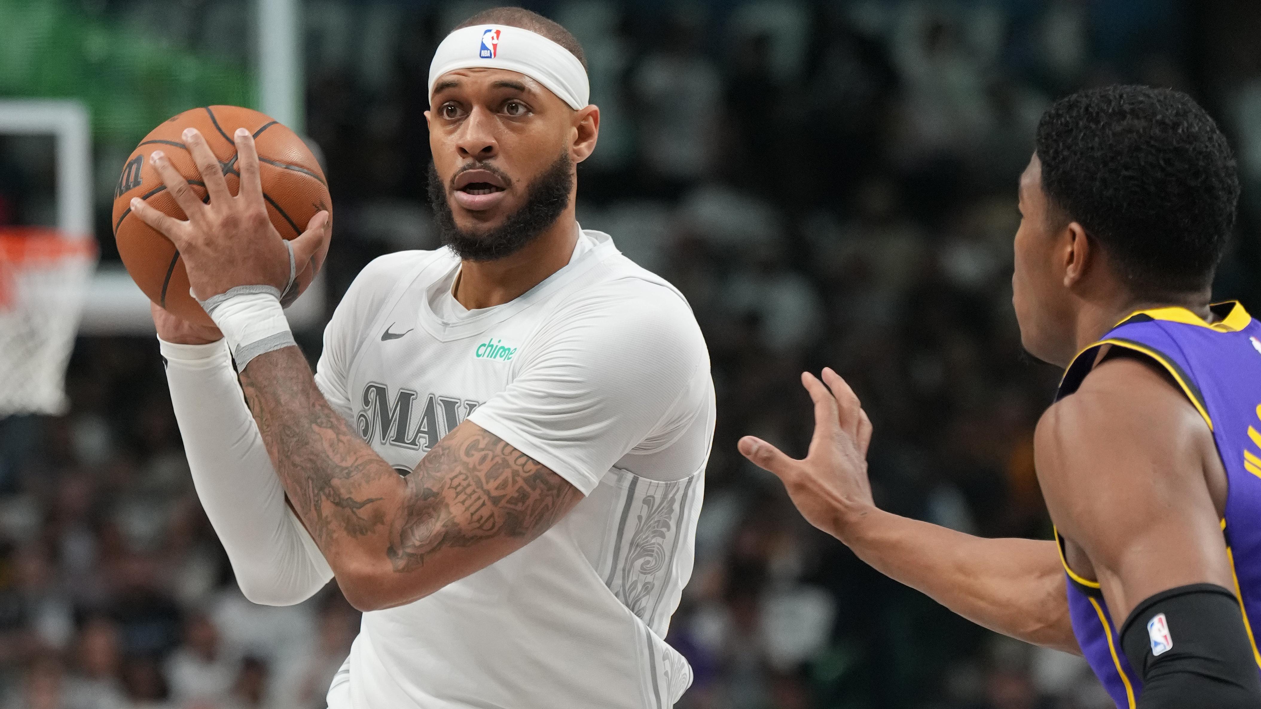 Los Angeles Lakers v Dallas Mavericks