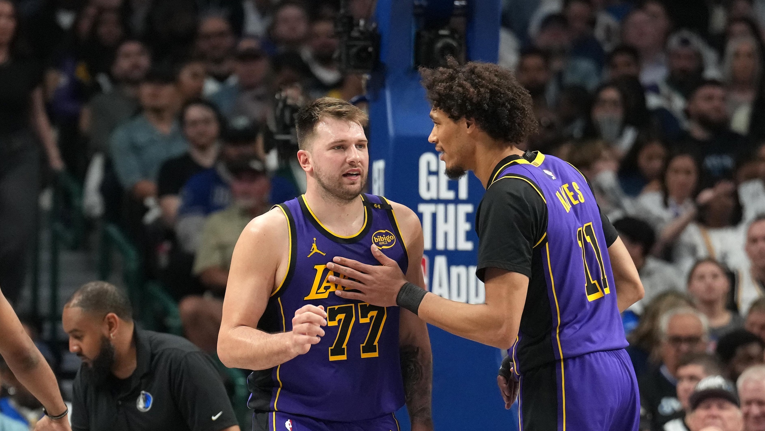 Los Angeles Lakers v Dallas Mavericks