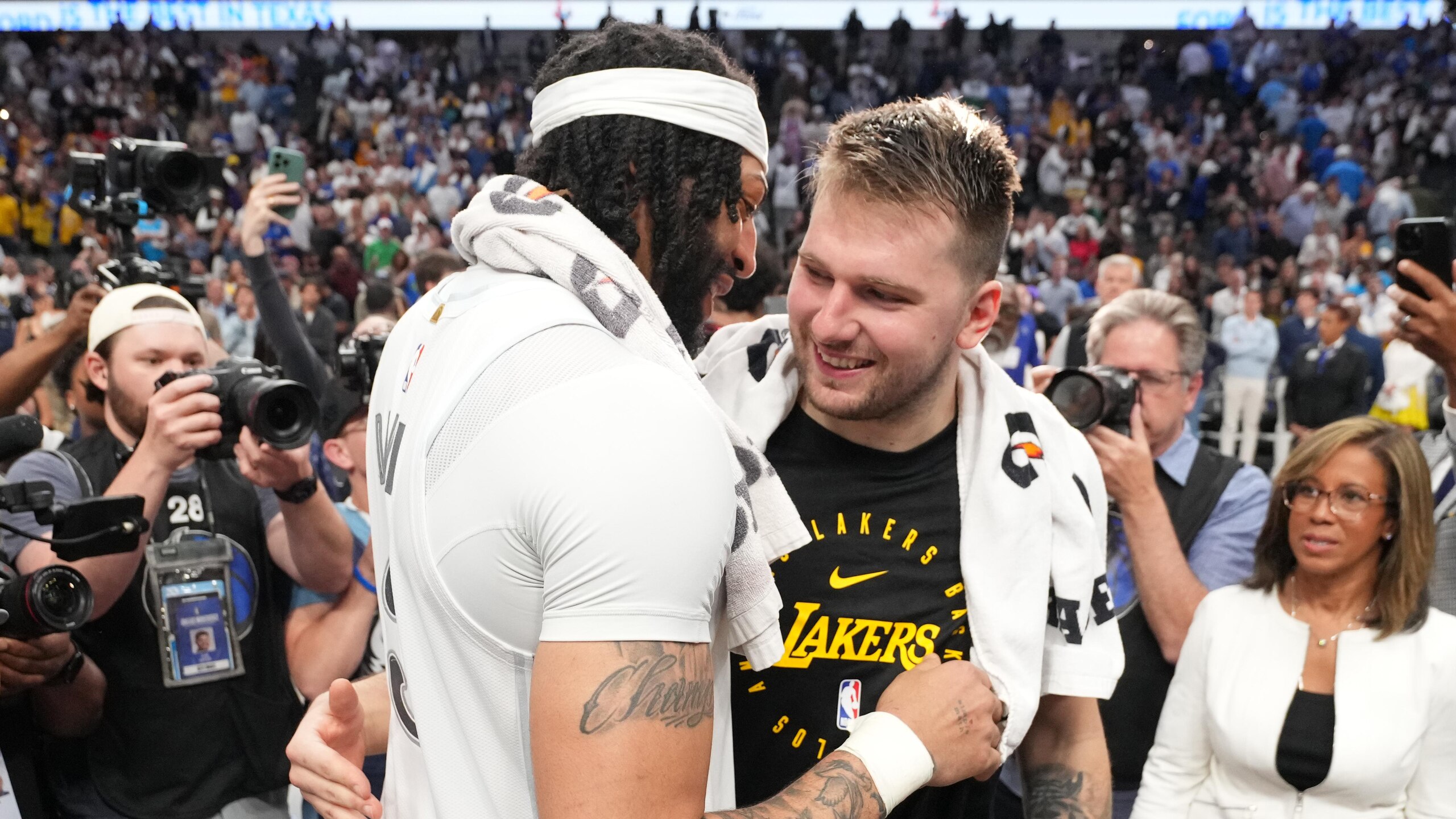 Los Angeles Lakers v Dallas Mavericks Los Angeles Lakers v Dallas Mavericks