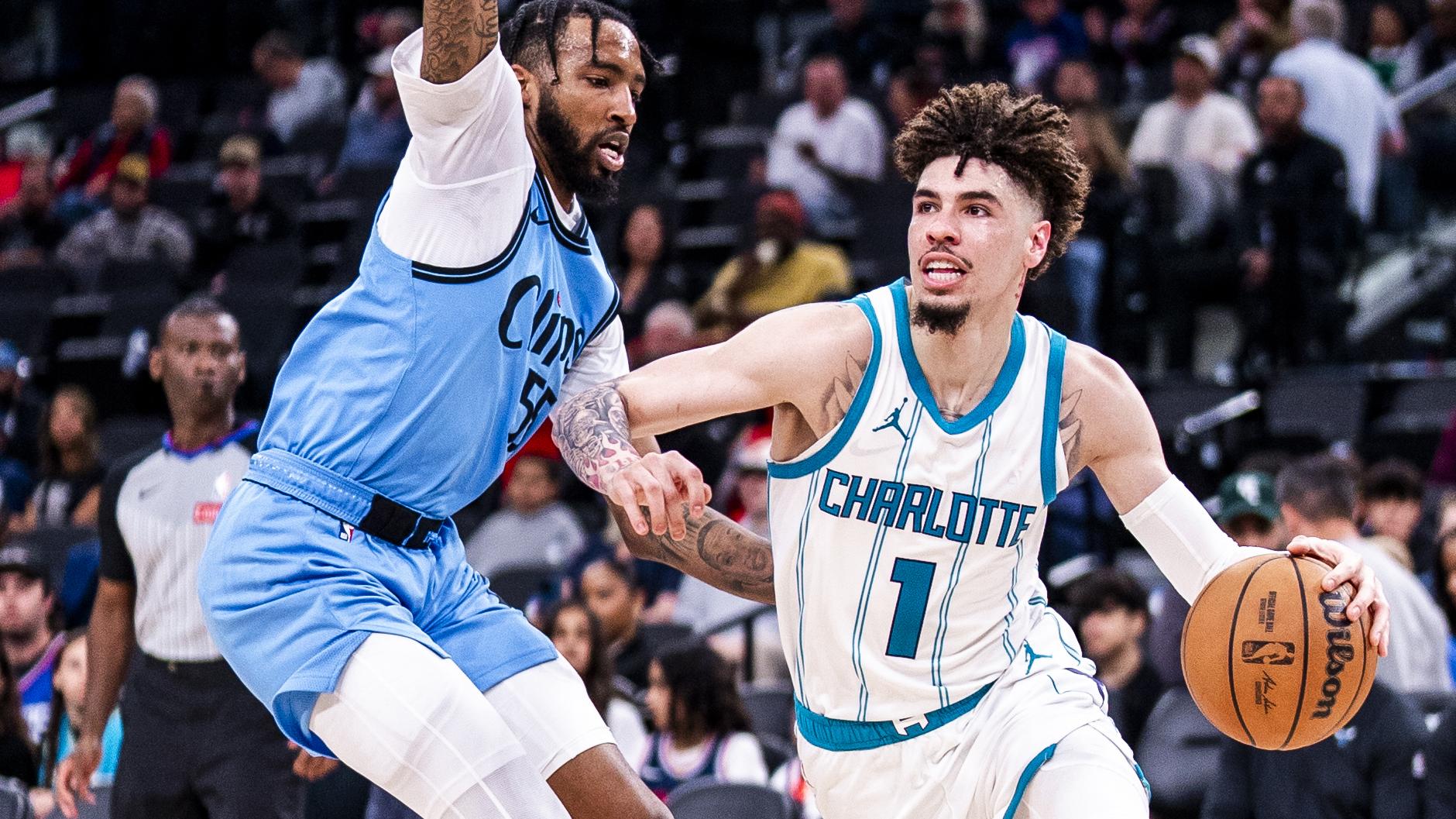 Charlotte Hornets v Los Angeles Clippers