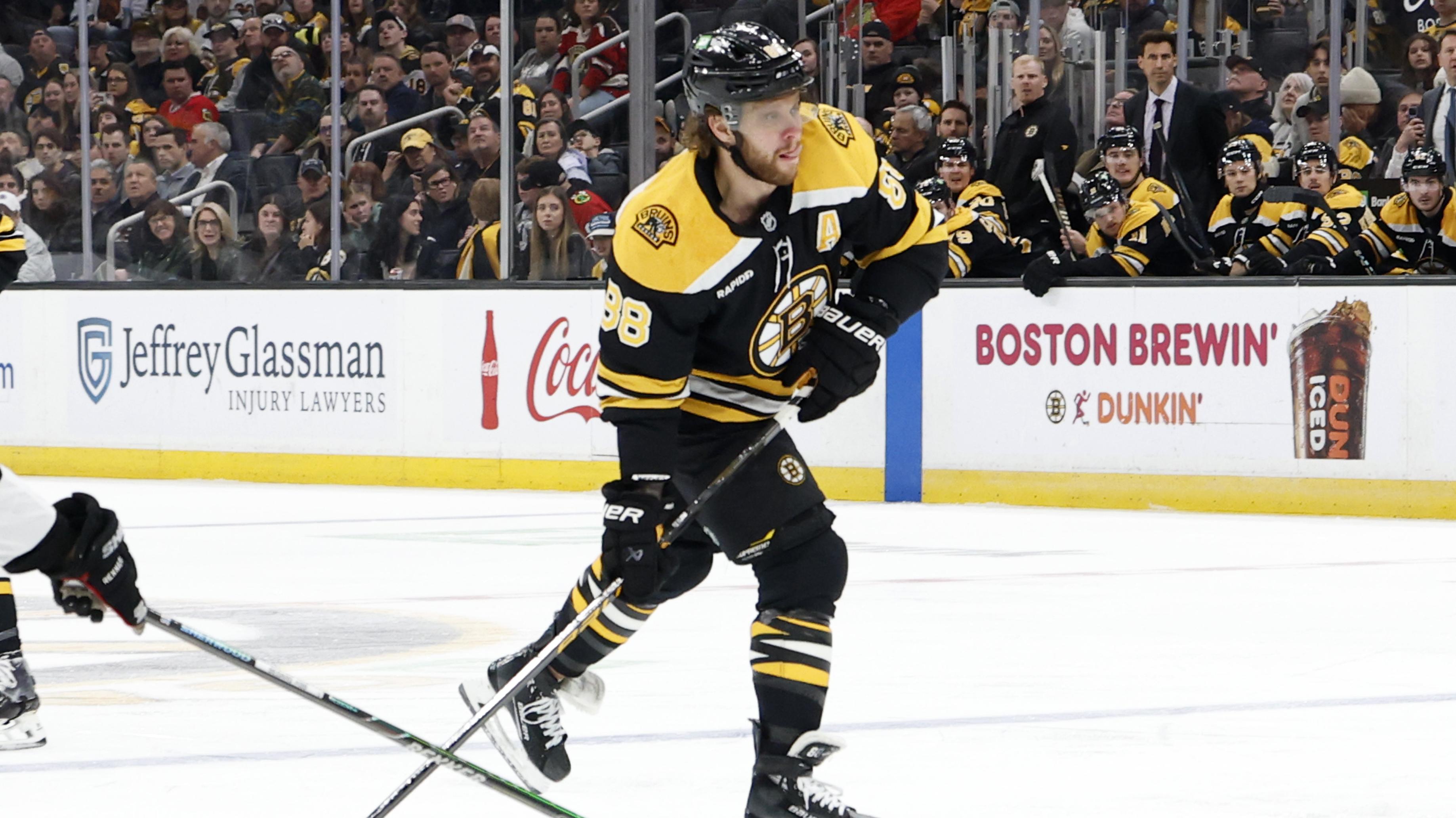 NHL: APR 10 Blackhawks at Bruins