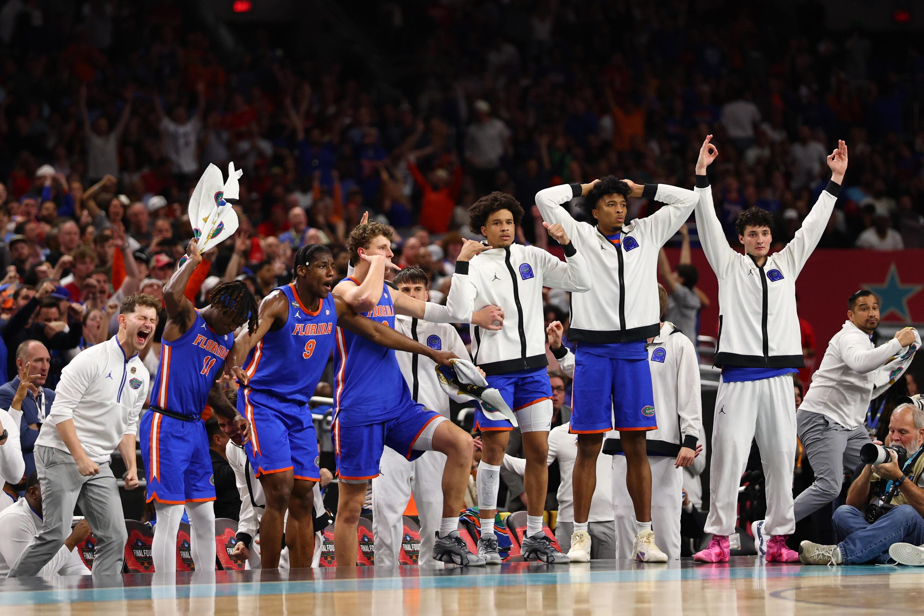 Florida Championed by Fans After Beating Houston to Win 1st NCAA CBB Title Since 2007