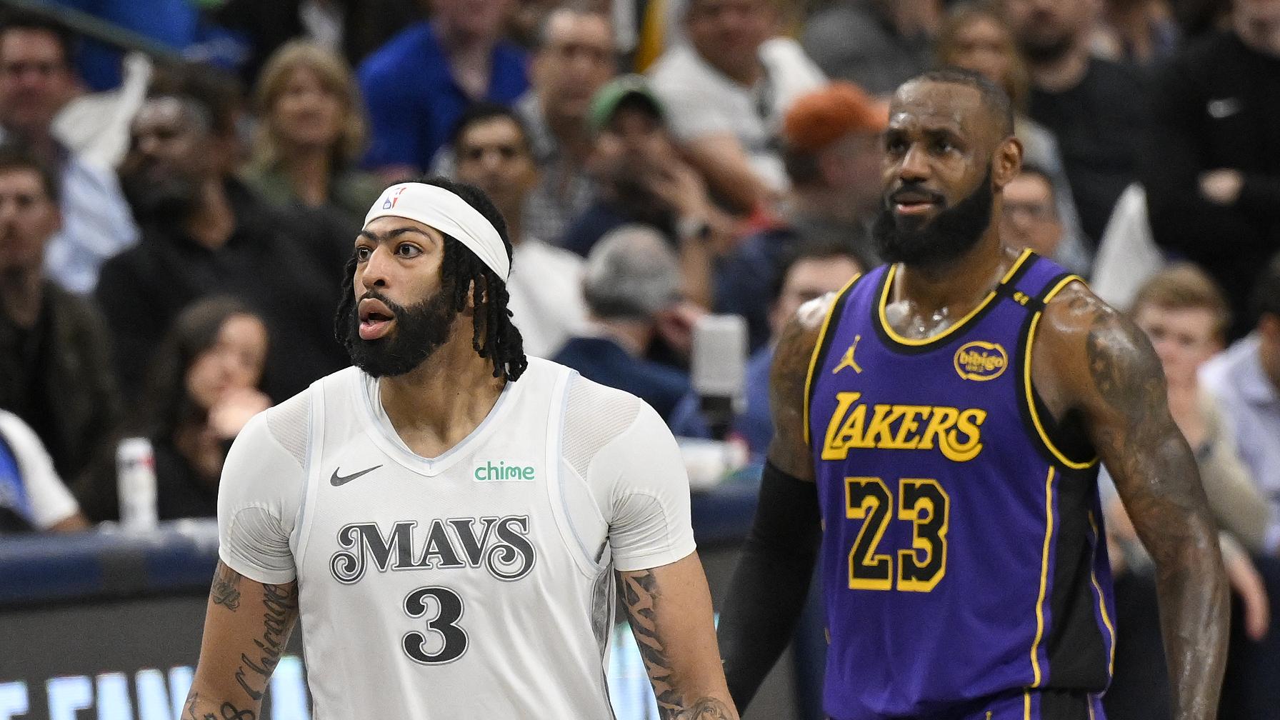 Los Angeles Lakers v Dallas Mavericks