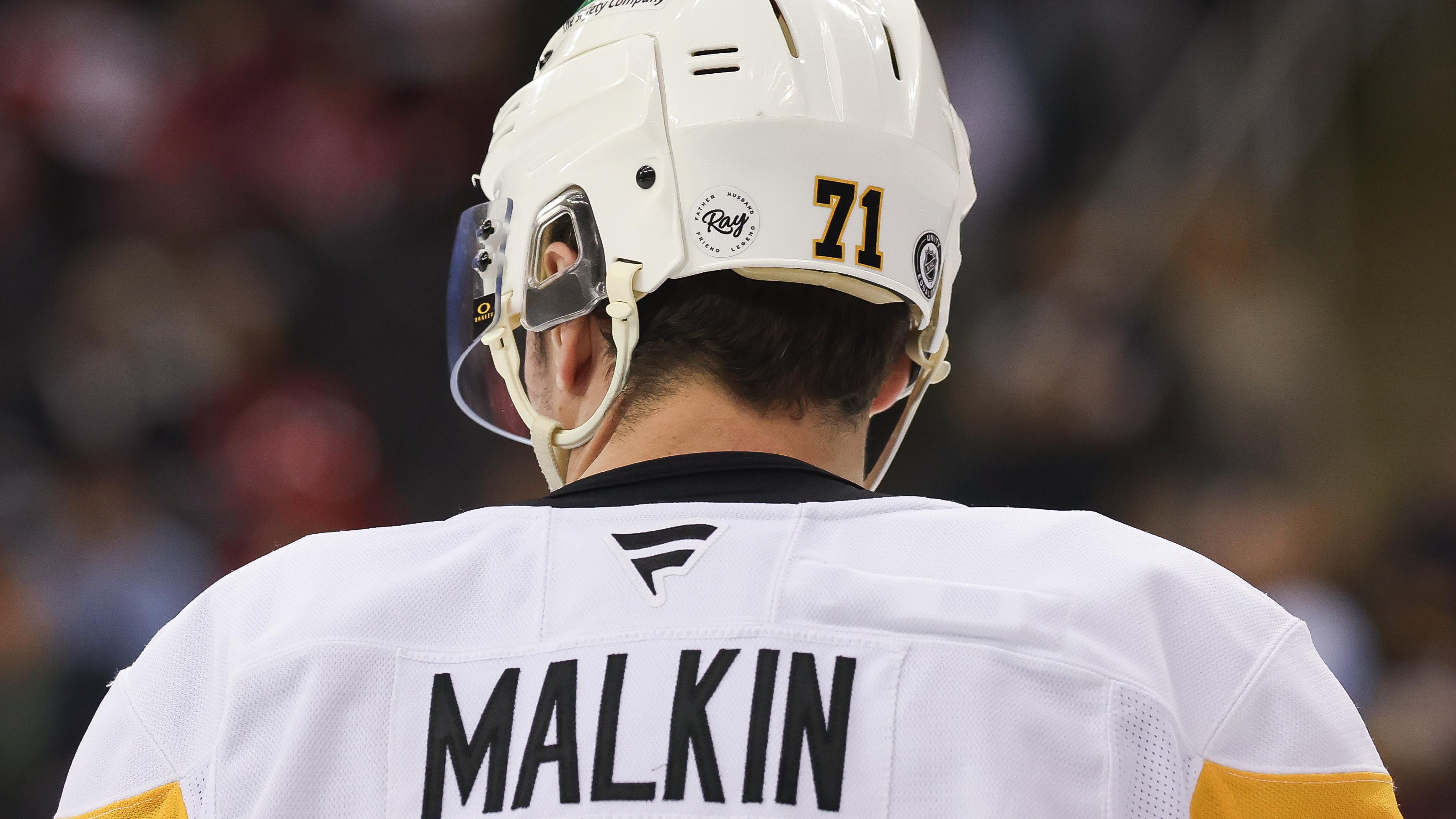 NHL: APR 11 Penguins at Devils