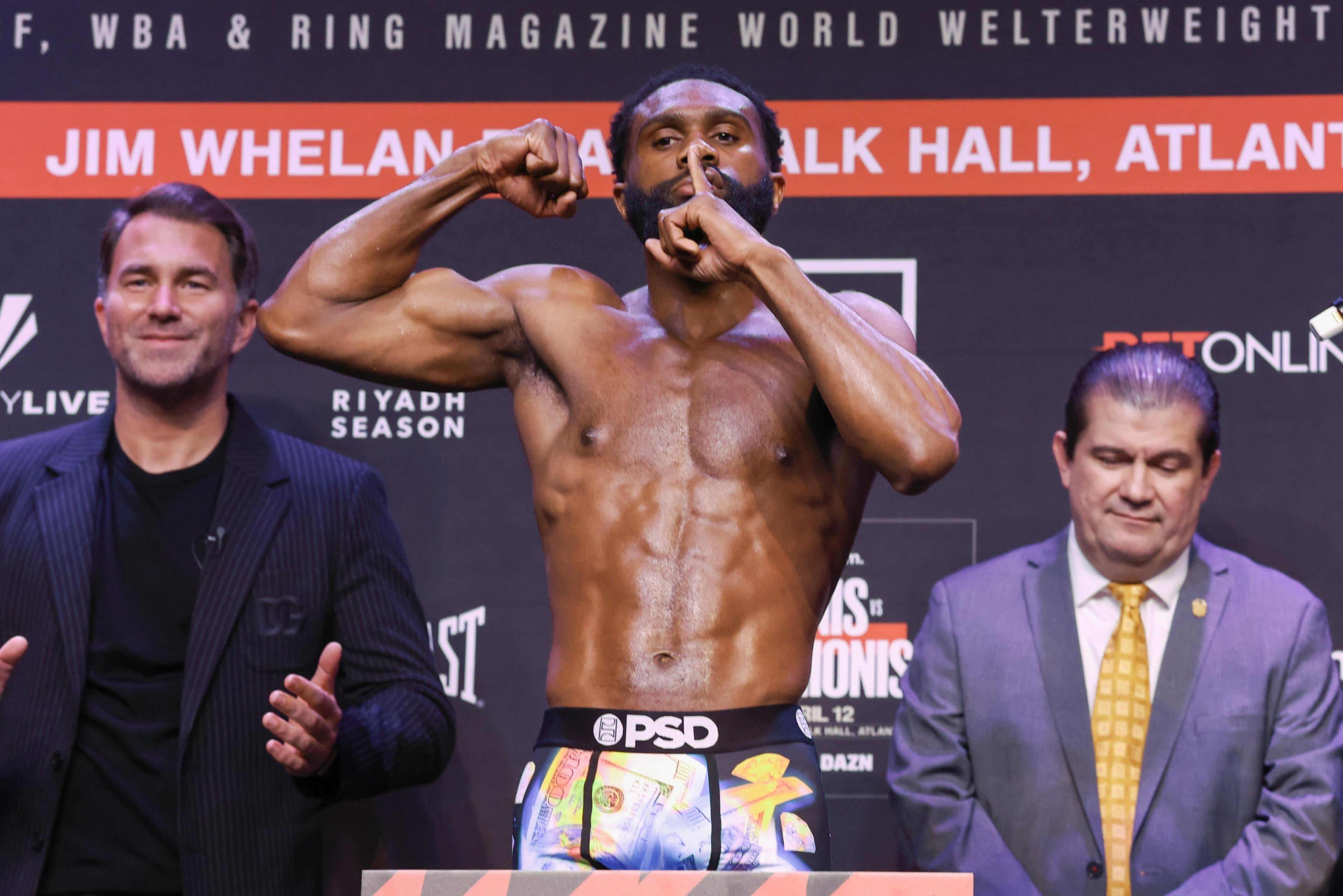 Ennis v Stanionis - Weigh-In