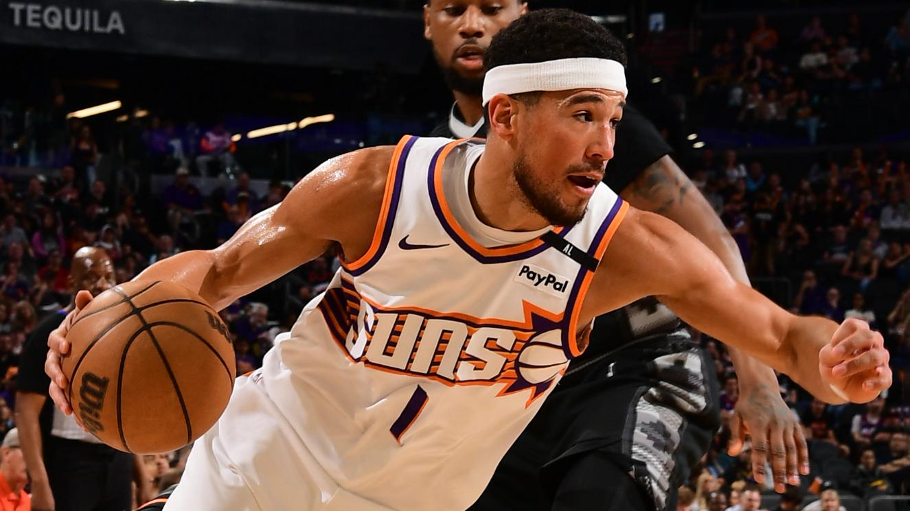 San Antonio Spurs v Phoenix Suns