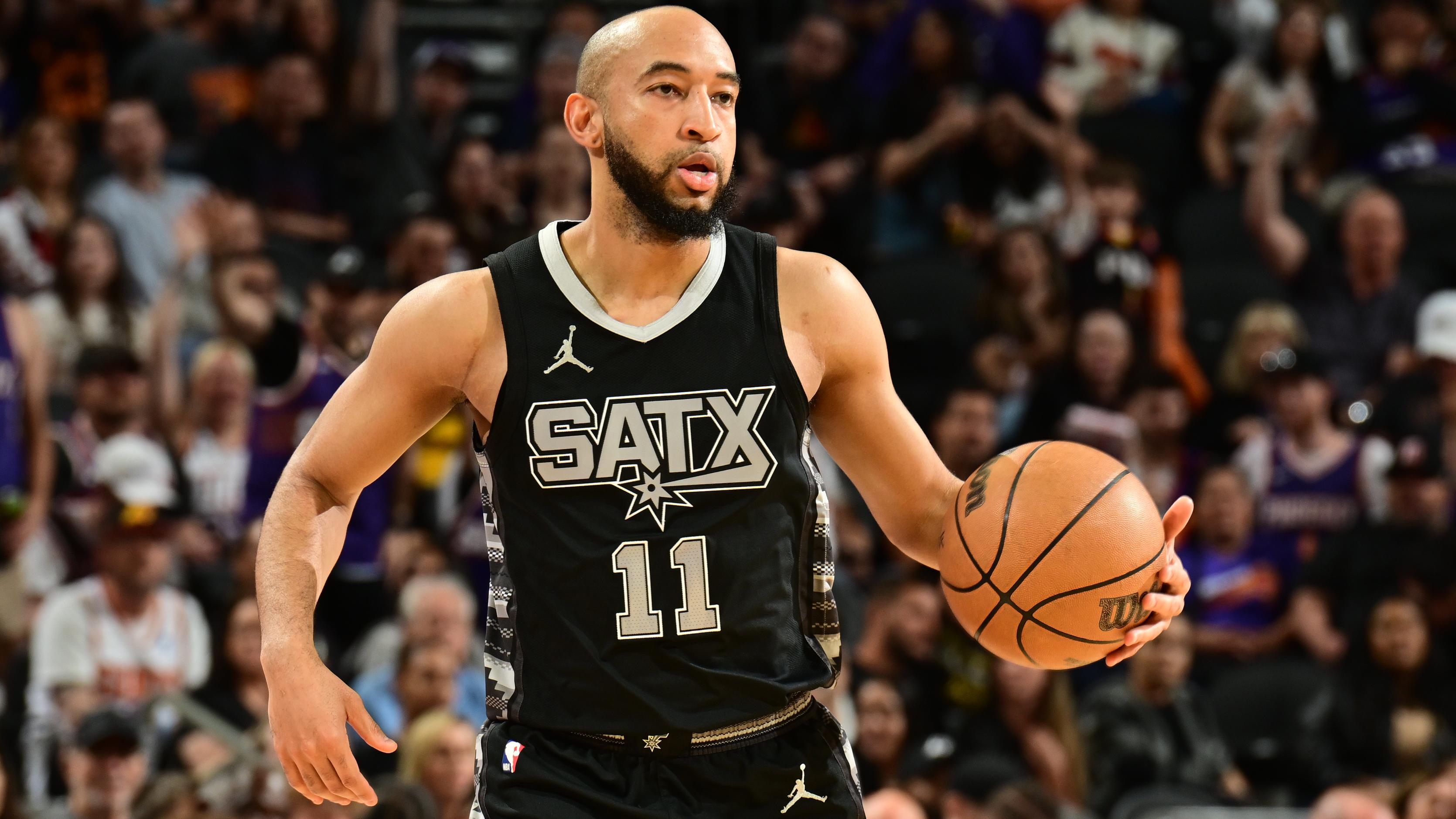 San Antonio Spurs v Phoenix Suns