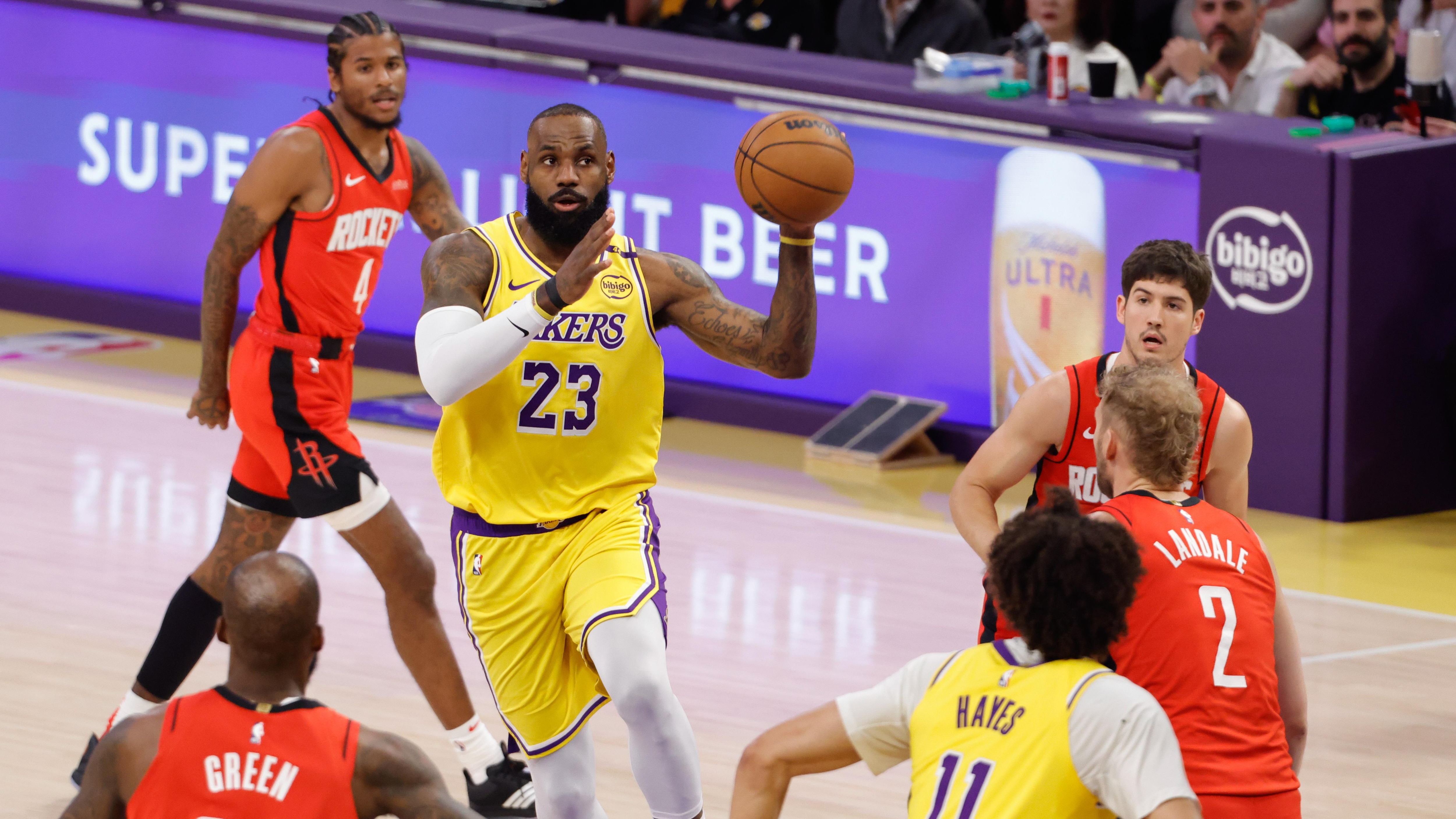 NBA: APR 11 Rockets at Lakers