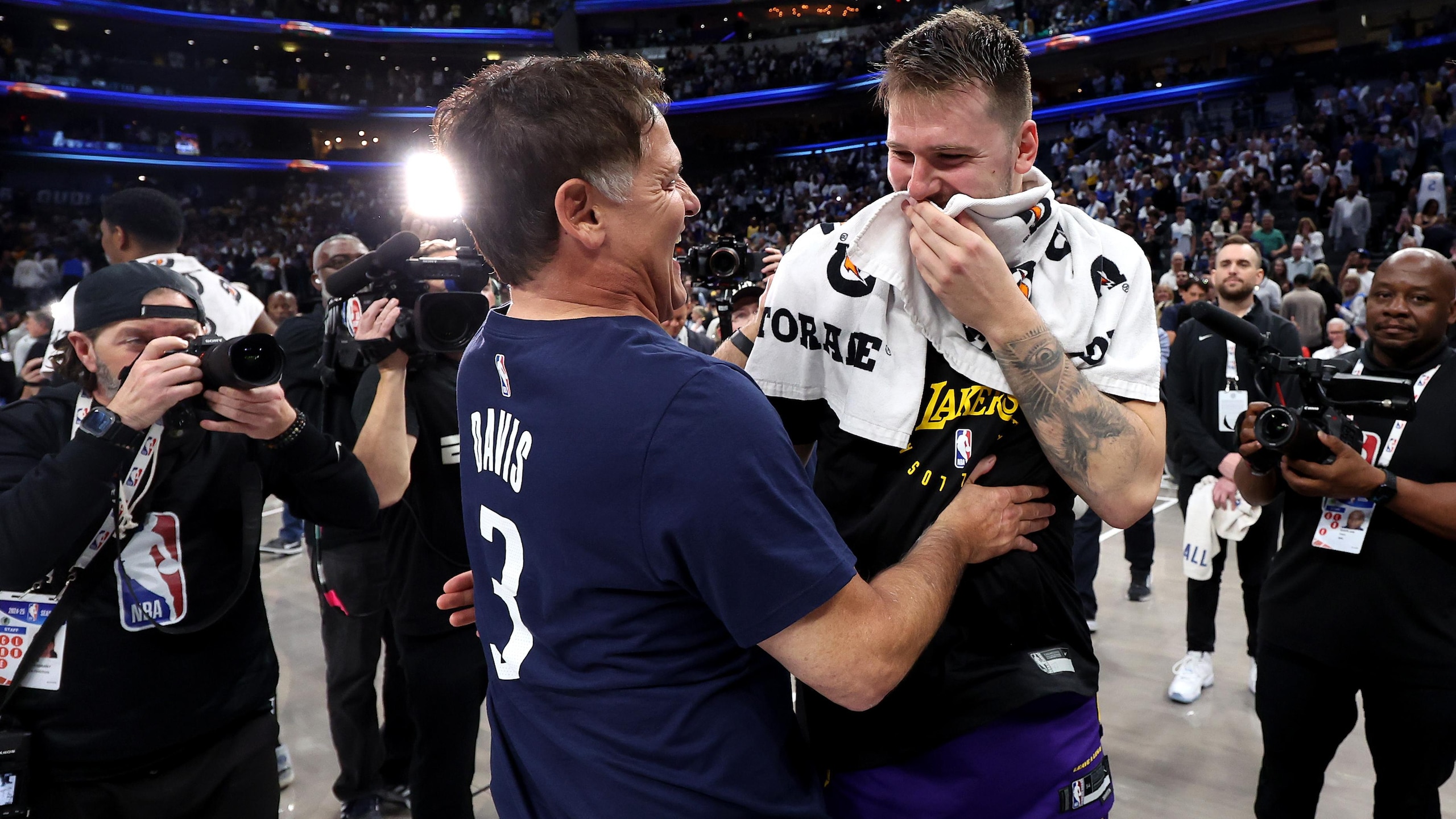 Los Angeles Lakers v Dallas Mavericks