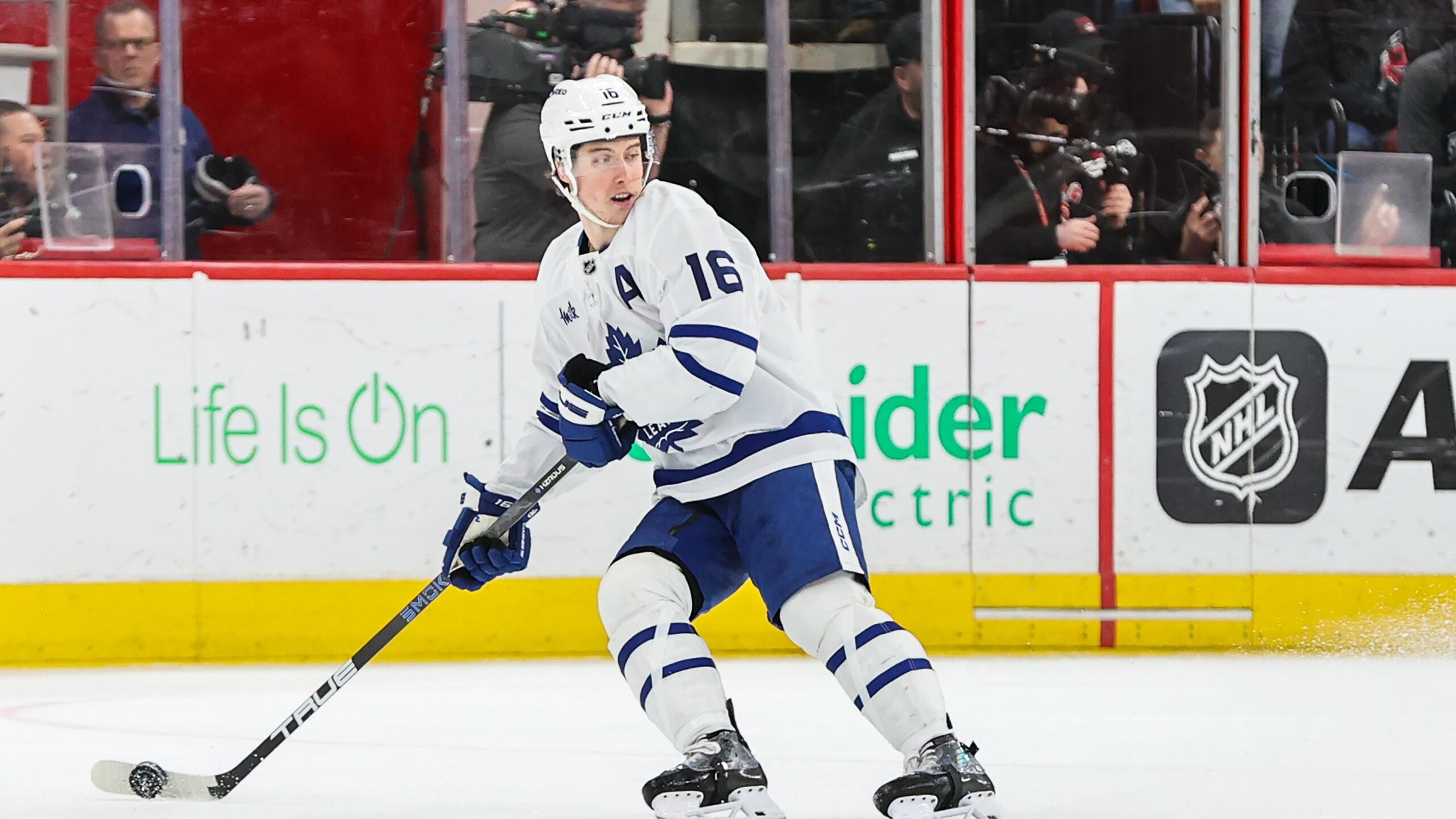 Toronto Maple Leafs v Carolina Hurricanes Toronto Maple Leafs v Carolina Hurricanes