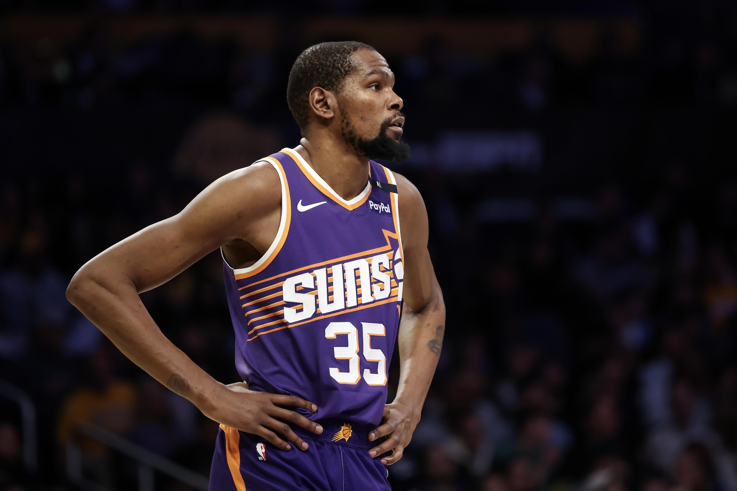 Phoenix Suns v Los Angeles Lakers