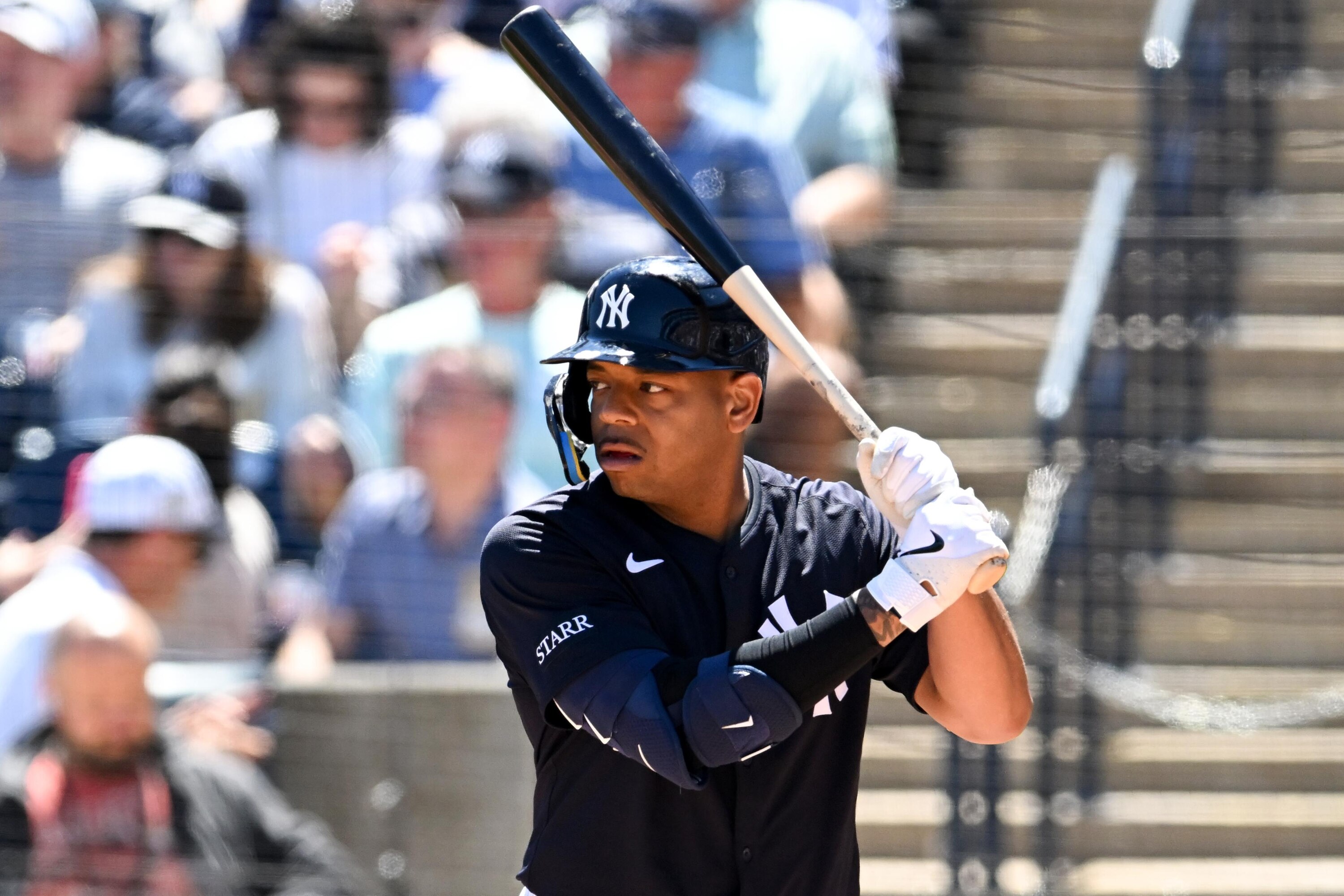 Dominic Smith Lands Giants Contract After Yankees Opt-Out, LaMonte Wade Jr. DFA'd